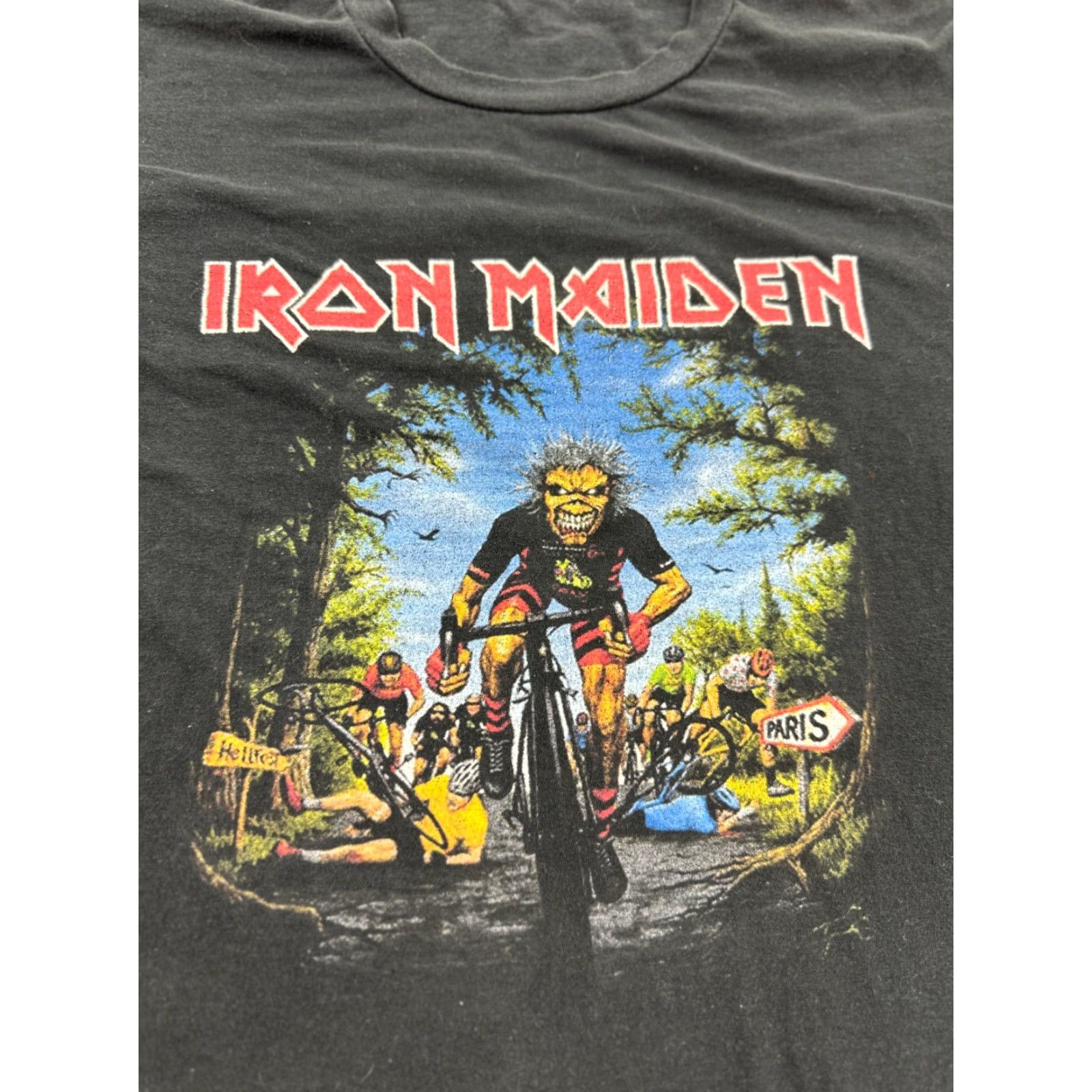Gildan Iron Maiden Beast Tour T-Shirt Mens Small Black Graphic Print Short Sleeve Size US S / EU 44-46 / 1 - 3 Thumbnail