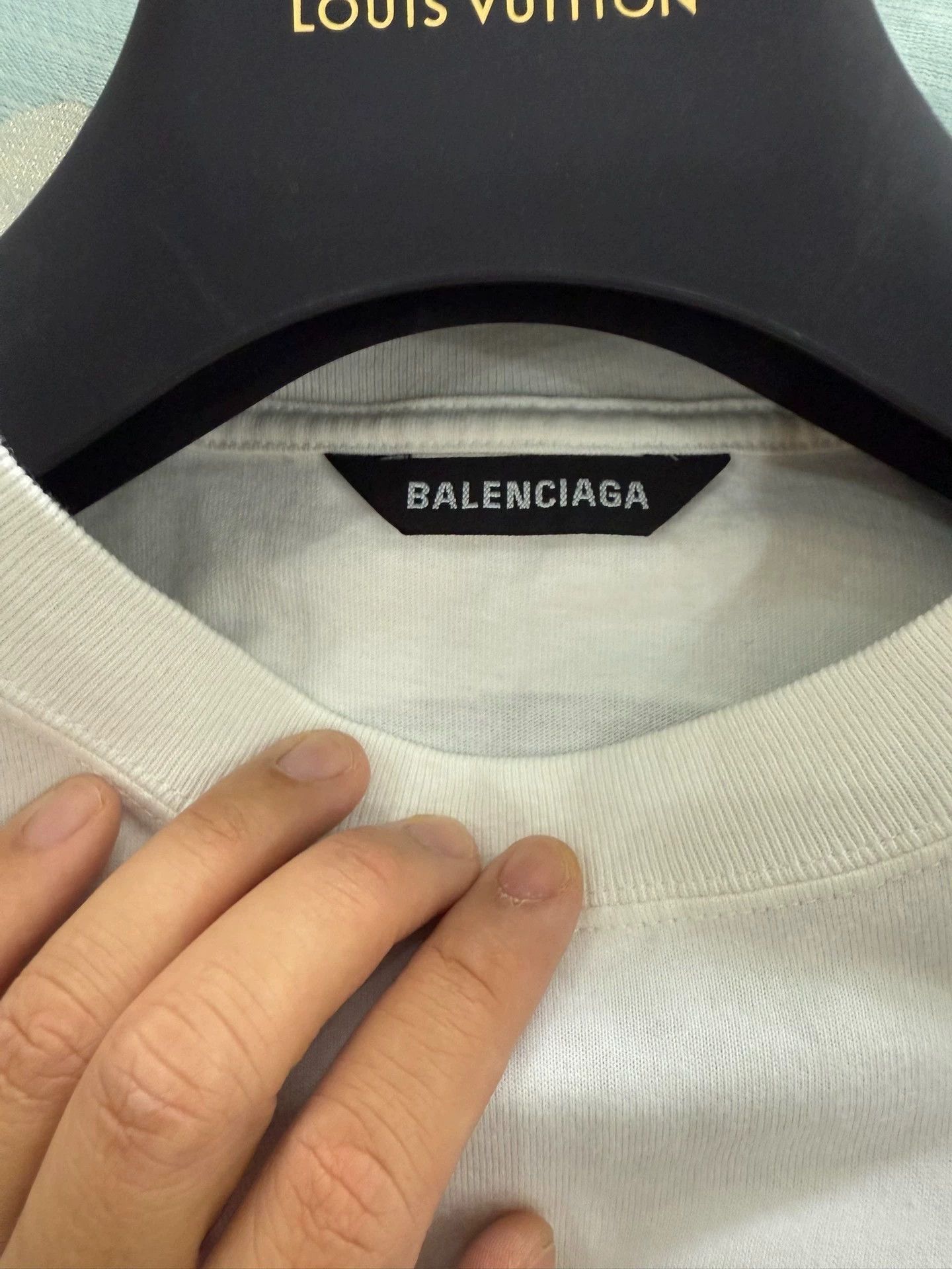 Balenciaga Balenciaga White T-Shirt Arrow Front Wi-Fi Back XXS (L/XL) Size US XXS / EU 40 - 4 Thumbnail