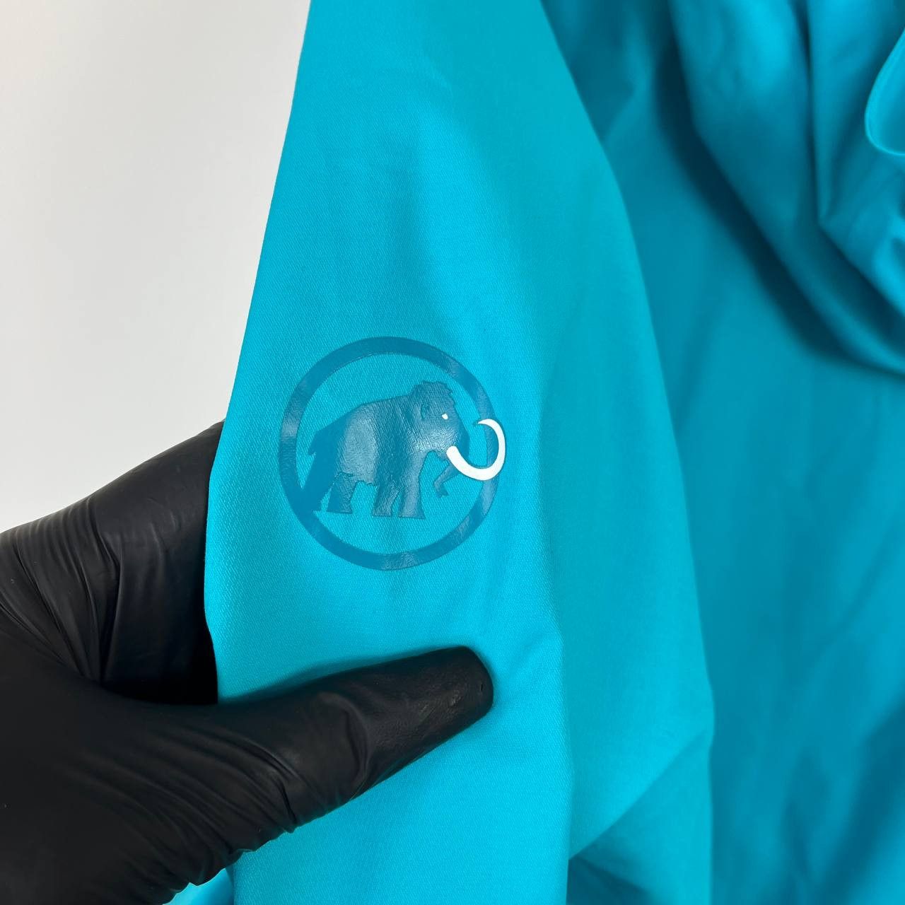 Mammut Mammut Drytech Hooded Waterproof Jacket Hiking Blue Size L Size US L / EU 52-54 / 3 - 3 Thumbnail