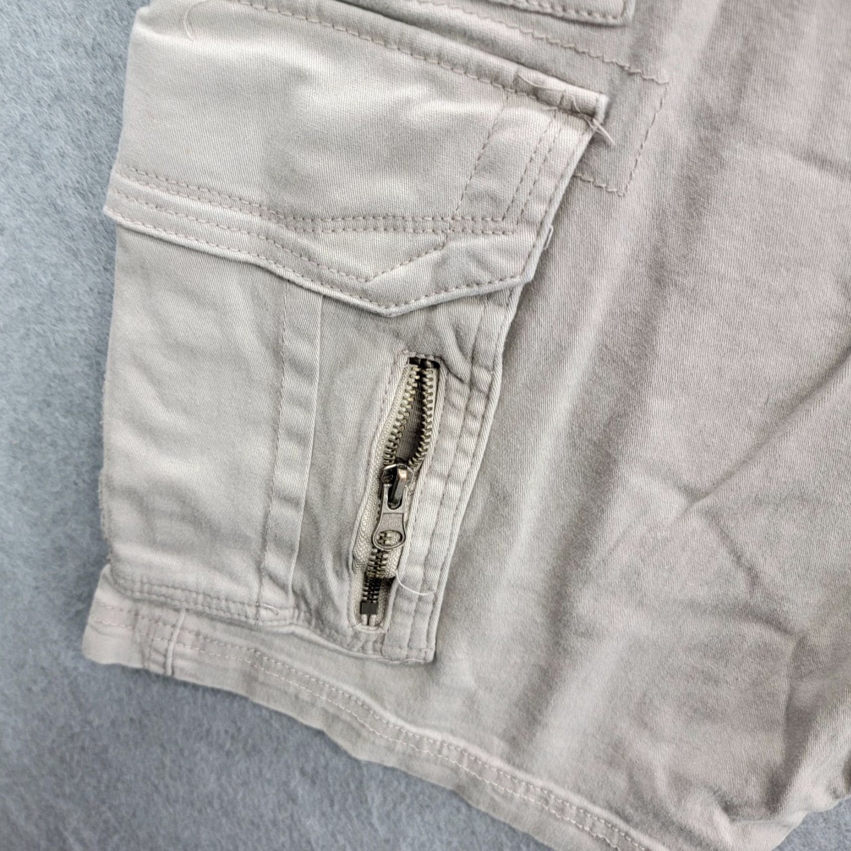Vintage Company Eighty One shorts Cargo Chino Zip Fly Men's 34 White Cotton Blend 5-Pocket Regular Vintage No N/A Size US 32 / EU 48 - 5 Thumbnail