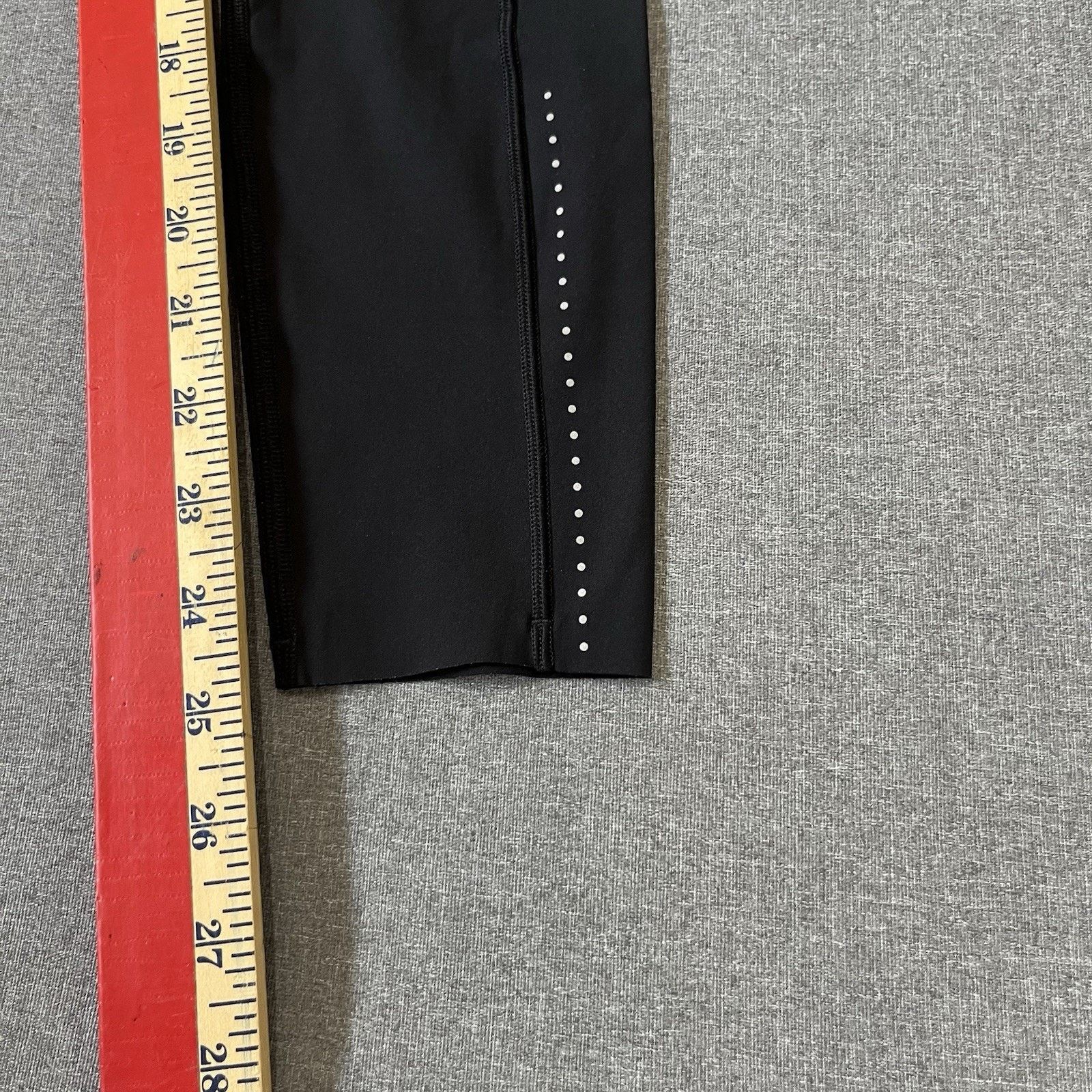 Lululemon Lululemon Fast Free Crop II *Nulux" Athletic Cropped sz 2 Size 26" / US 2 / IT 38 - 3 Thumbnail