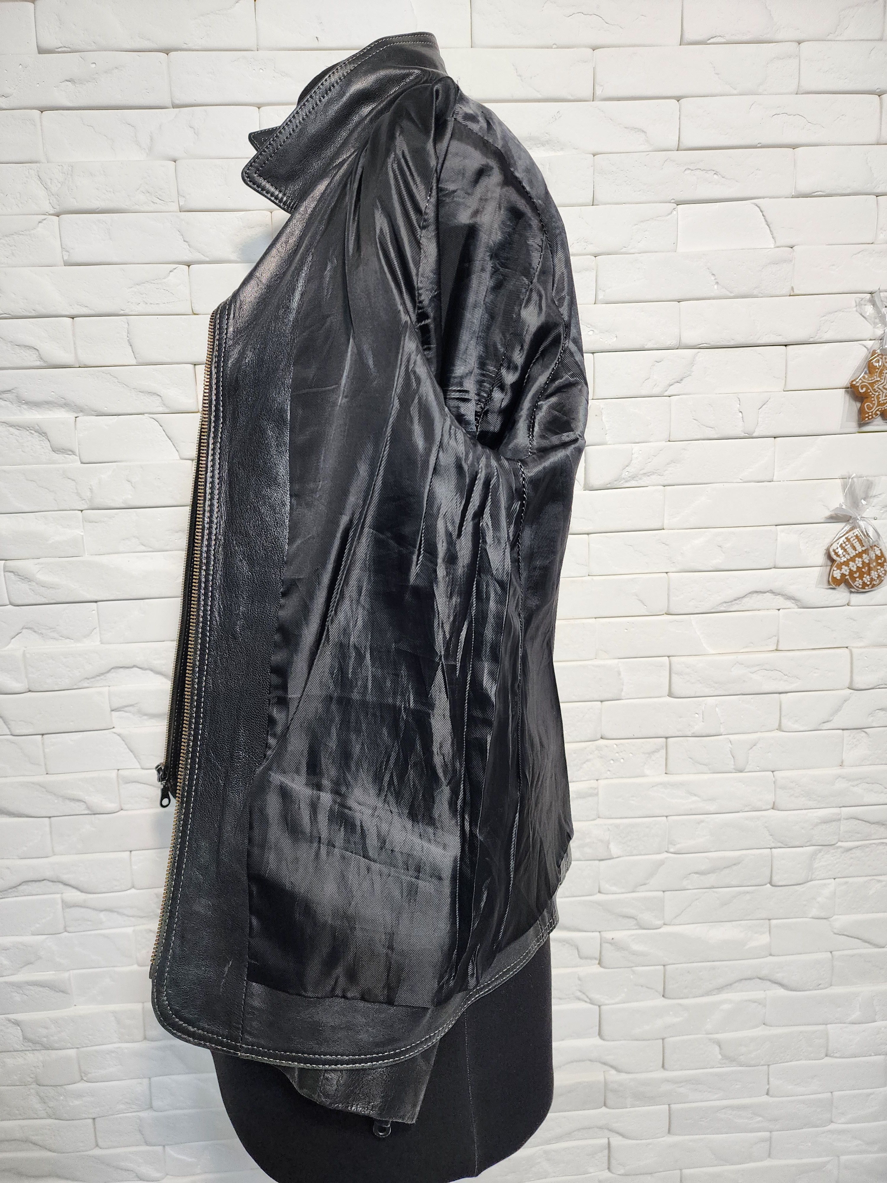 Other Black Leather Jacket: Women's Metal Zipper Coat Size M / US 6-8 / IT 42-44 - 9 Thumbnail