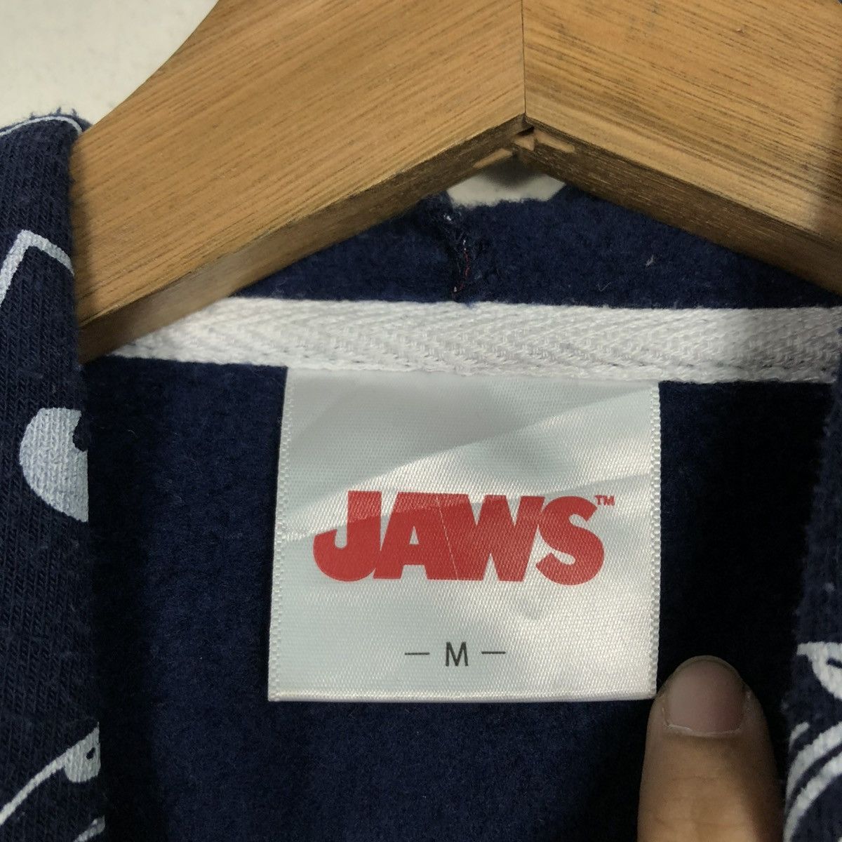 Japanese Brand 🔥VINTAGE HOODIE PULL OVER JAWS MOVIE FULL PRINT RARE DESIGN Size US M / EU 48-50 / 2 - 18 Thumbnail