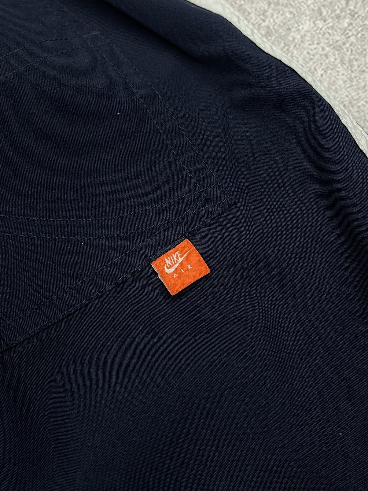 Nike Vintage Women Nike Nylon Pants Navy Drill Swoosh Y2K ACG TN Size 28" / US 6 / IT 42 - 11 Thumbnail