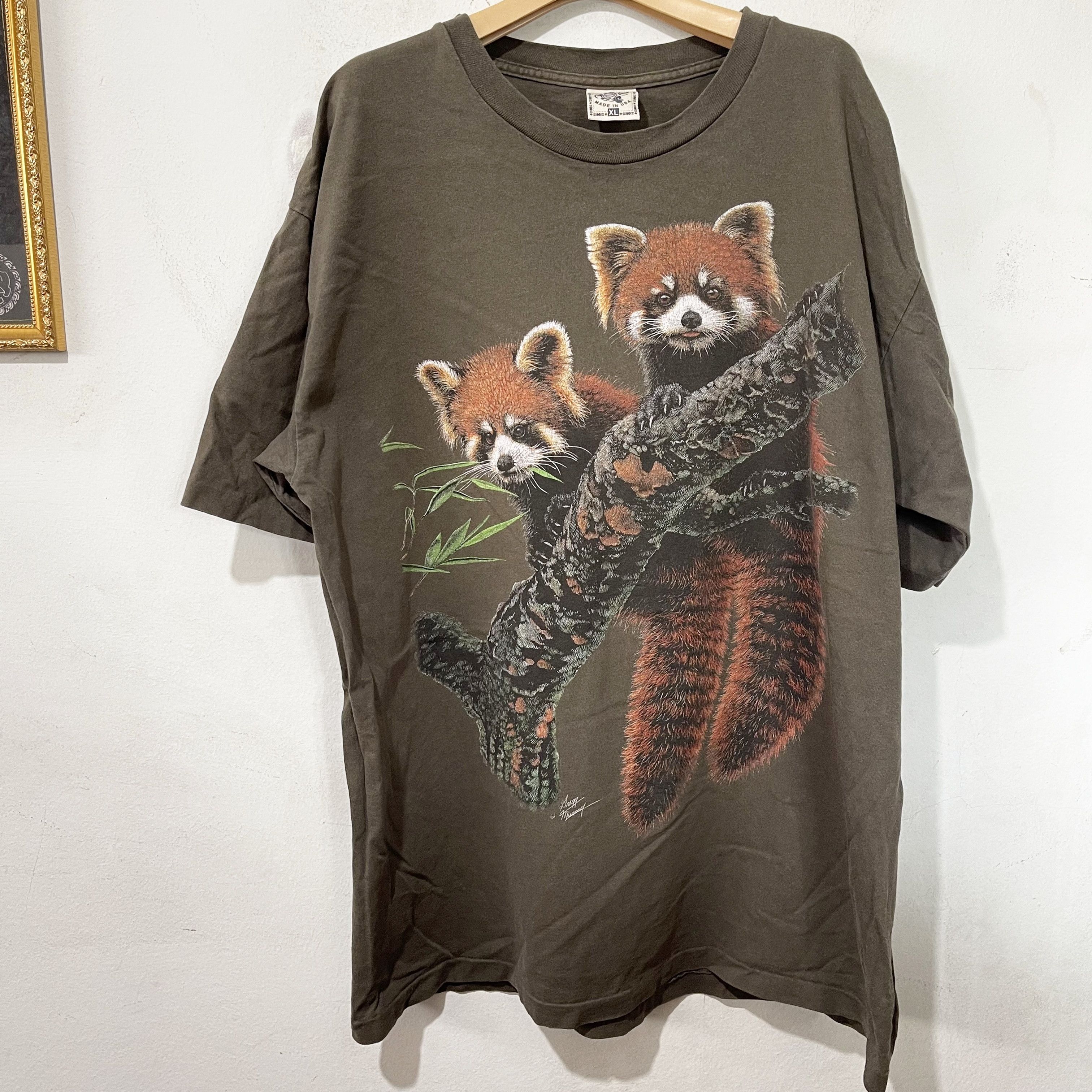 Vintage Vintage 90s Red Panda T-Shirt Size US XL / EU 56 / 4 - 1 Thumbnail