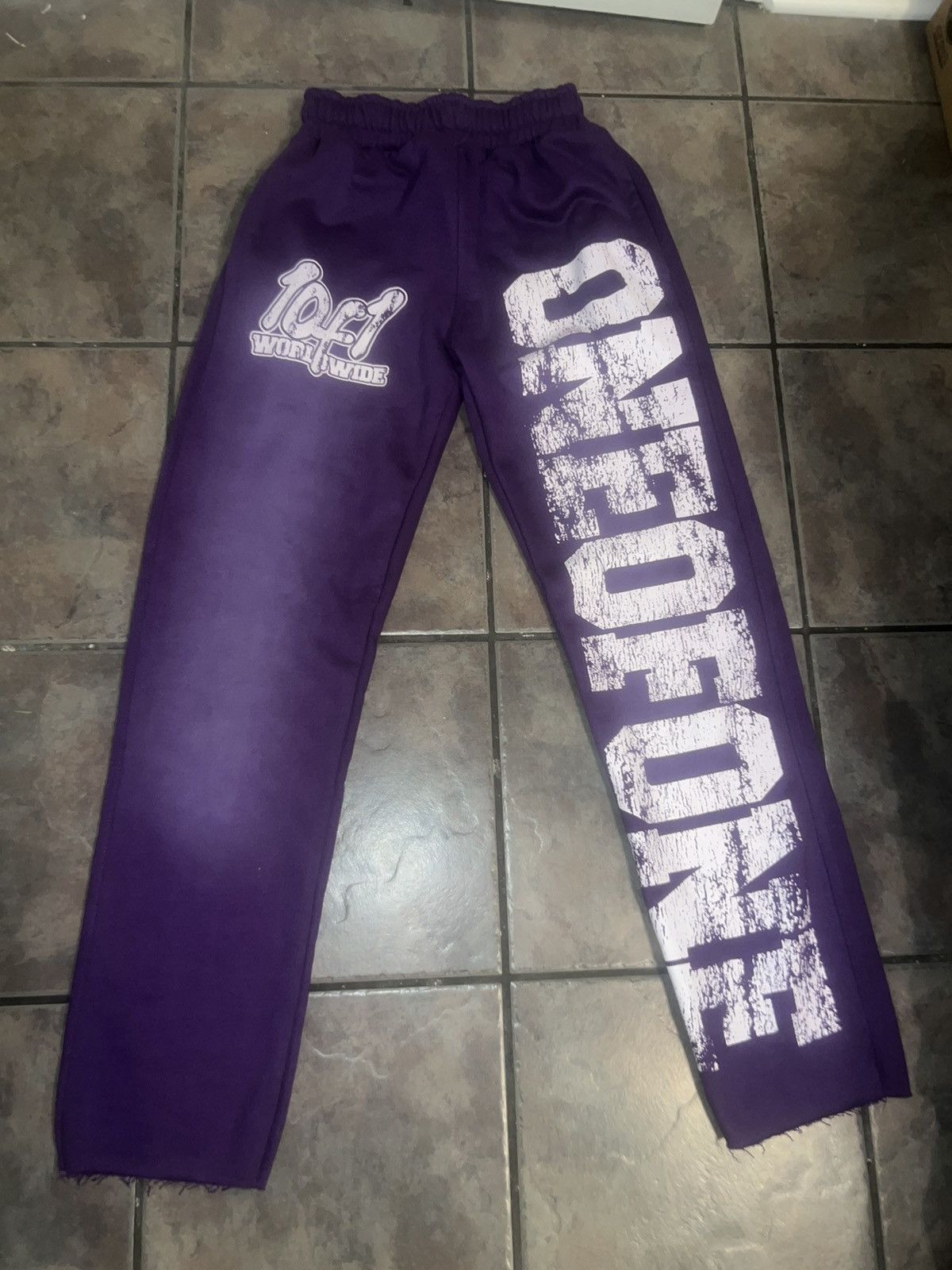 Hypebeast 1 of 1 Men’s Vol. 1 Sweatpants size small Size US 28 / EU 44 - 2 Thumbnail