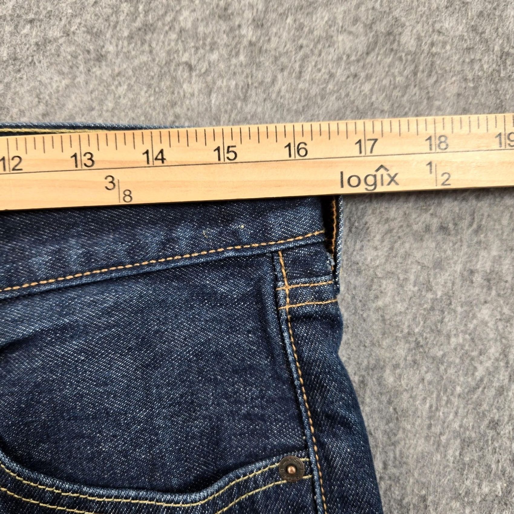 Levi's Item Specifications: Material: Leather, Style: Wallet Size US 31 - 6 Thumbnail