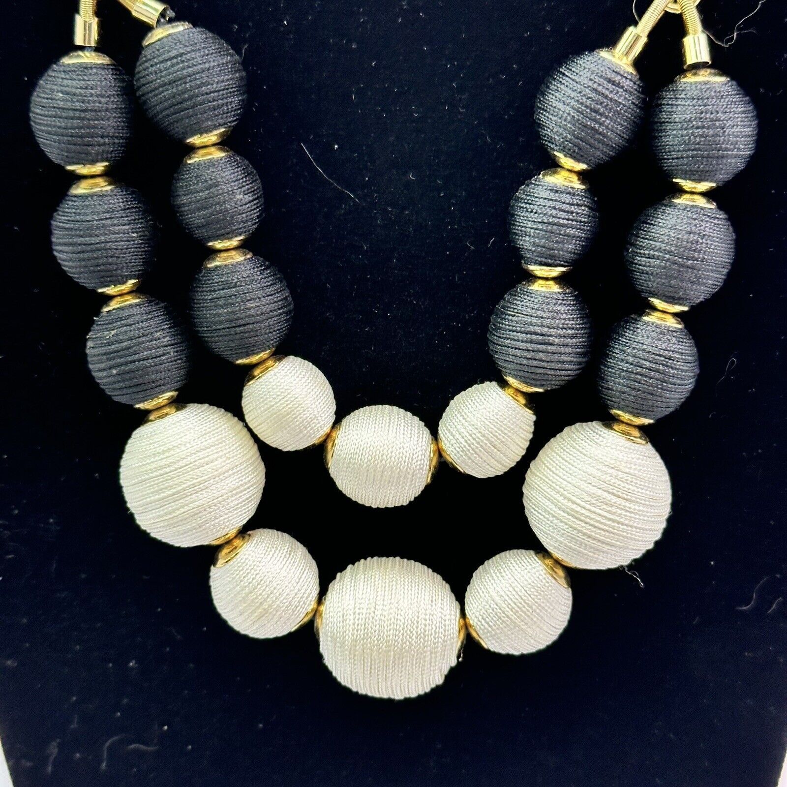 Robert Talbott Talbots Jewelry Necklace Black Creamy White Wrapped Bead 20" Size ONE SIZE - 2 Thumbnail