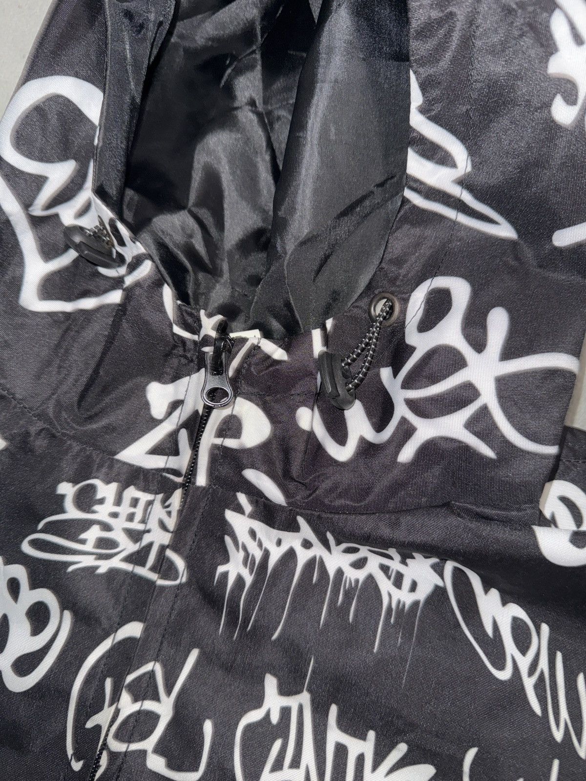 Other Vintage 90s Graffiti Nylon Rain Jacket Parka Medium/Large Size US L / EU 52-54 / 3 - 8 Thumbnail