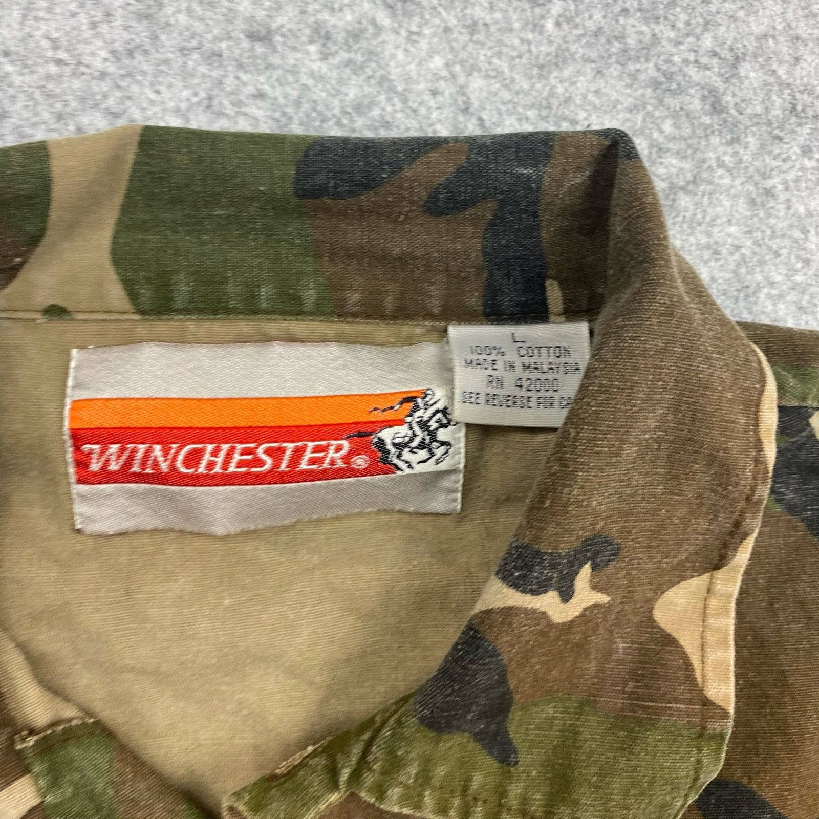Winchester Winchester jacket mens L vintage camo Y2K punk skater grunge Size US L / EU 52-54 / 3 - 3 Thumbnail