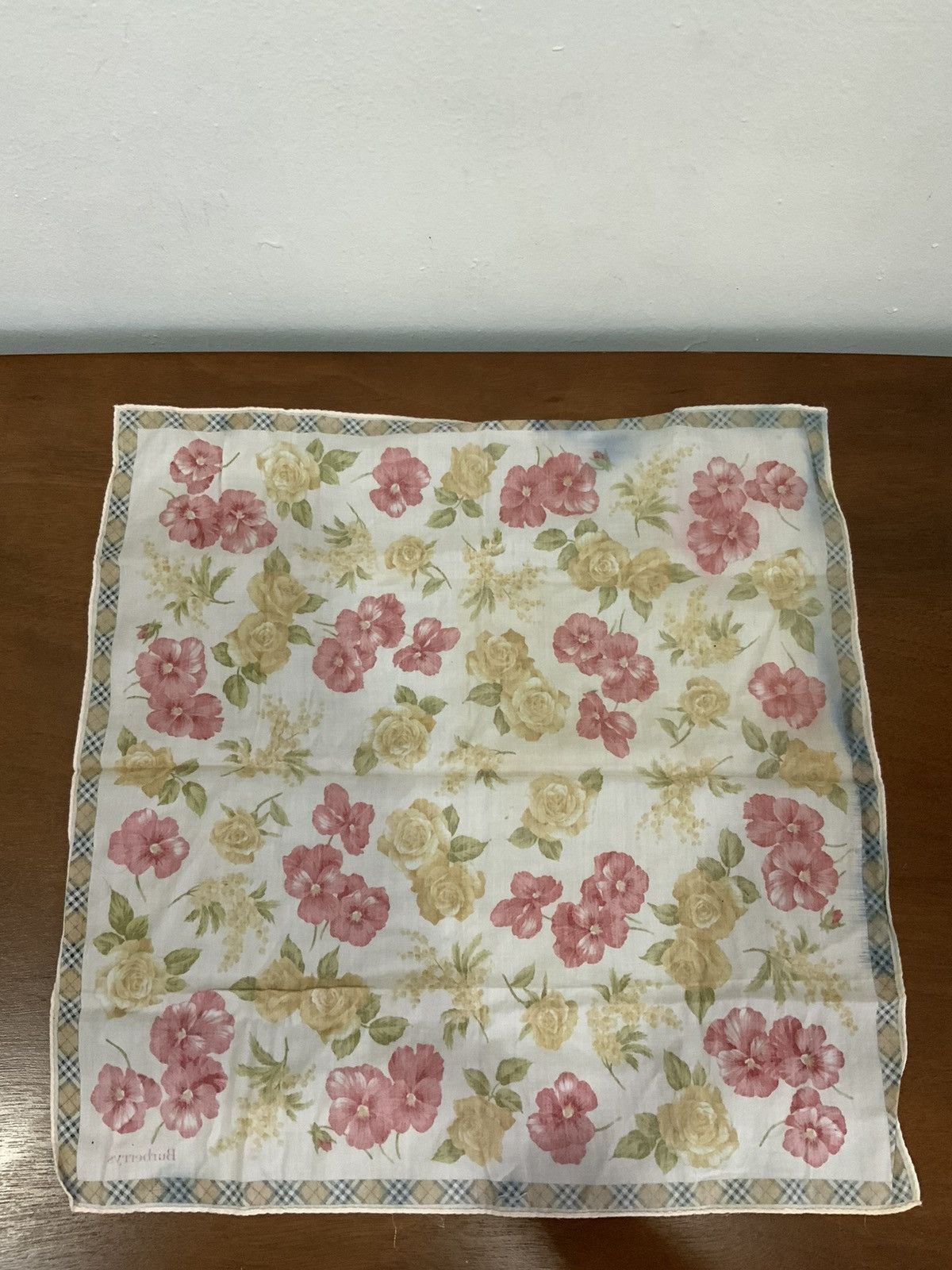 Burberry Burberrys Flower Handkerchief Bandana Size ONE SIZE - 15 Thumbnail