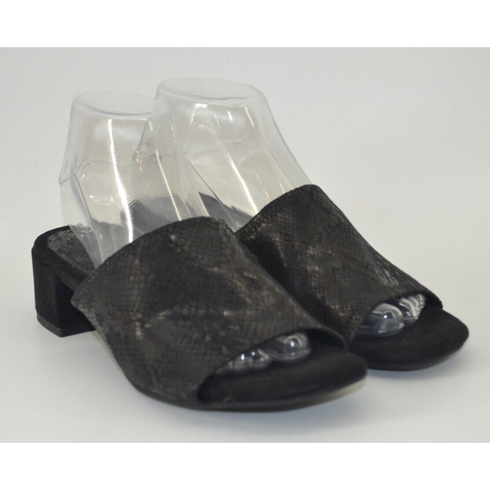 Anne Klein Anne Klein iFlex Black Leather Sandals Open Toe Animal 7.5 Size US 7.5 / IT 37.5 - 2 Thumbnail