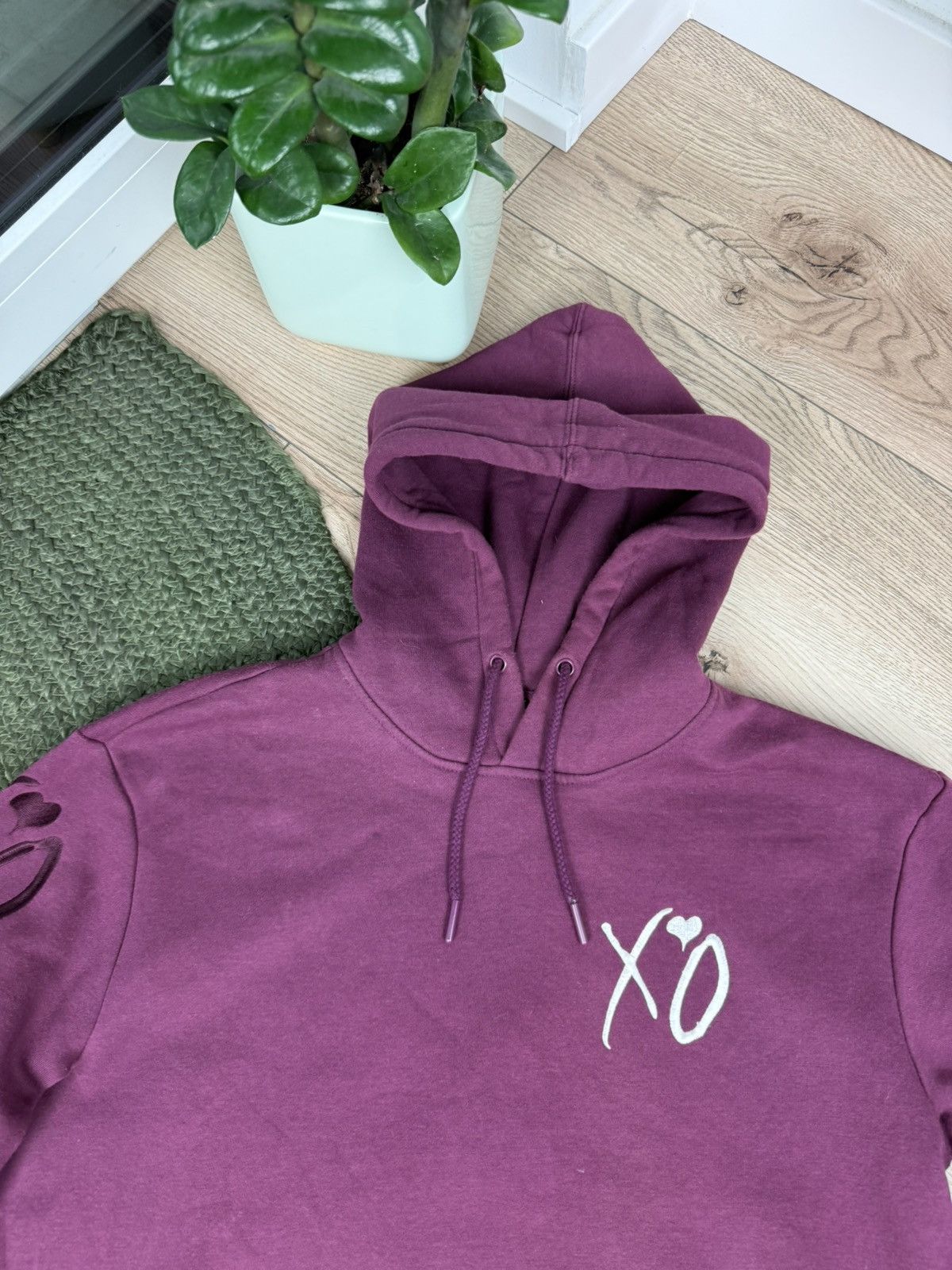 H&M × The Weeknd H&M x The Weeknd big logo XO hoodie casual Size US M / EU 48-50 / 2 - 6 Thumbnail