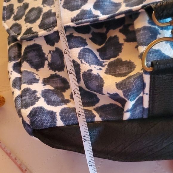 Vintage Rebekah Scott Designs Blue Leopard Petal Inside Lining Fabri Size ONE SIZE - 10 Thumbnail