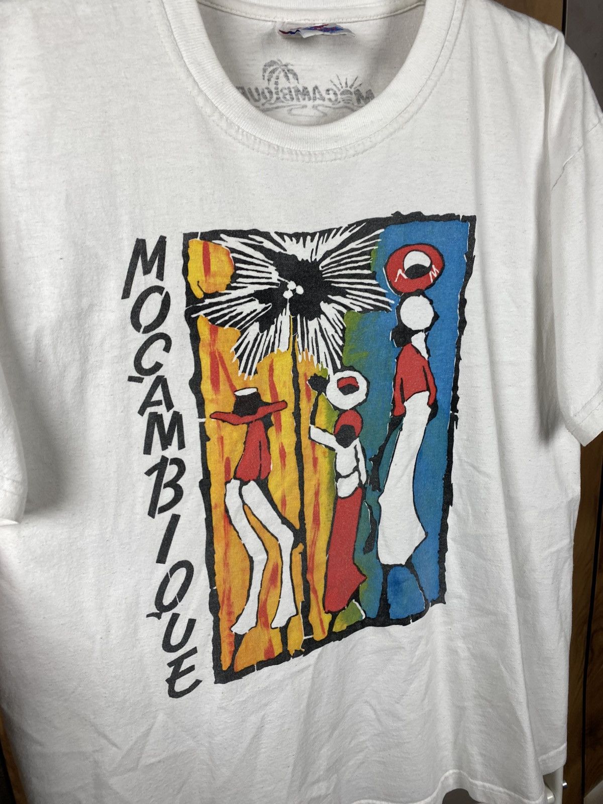 Vintage 🖼️Vintage 90s T-Shirt MOCAMBIQUE Art VTG Tee🖼️ Size US L / EU 52-54 / 3 - 2 Thumbnail
