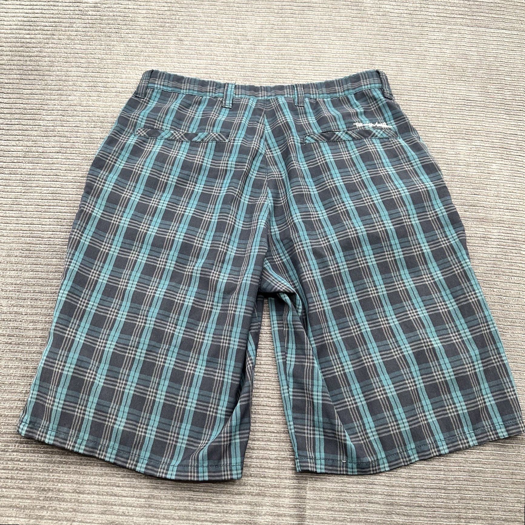 TravisMathew Travis Mathew Shorts Men 30 Green Plaid Polyester Bermuda Golf Outing Outdoor Casual Weekend Athletic Pockets Logo Spring Summer Fall Size US 30 / EU 46 - 2 Thumbnail