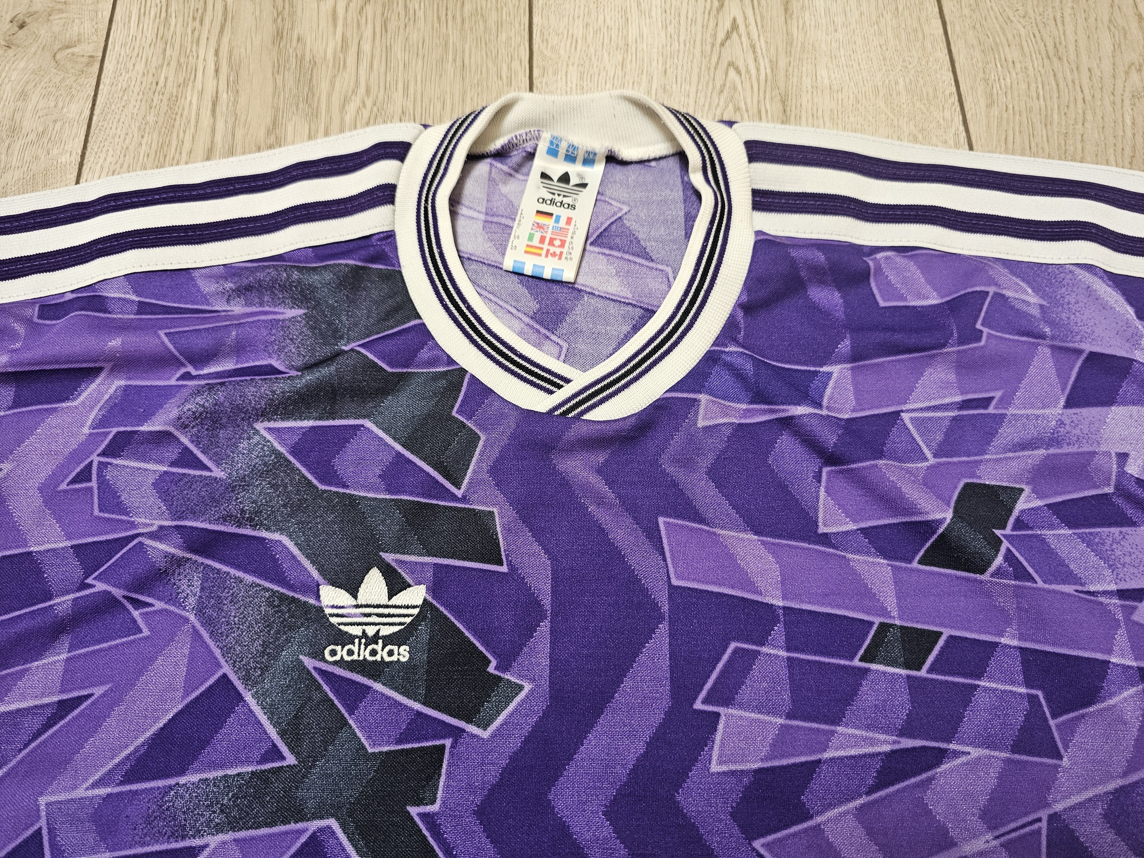 Vintage ADIDAS RETRO VINTAGE 80s 90s FOOTBALL SHIRT SOCCER JERSEY Size US M / EU 48-50 / 2 - 3 Thumbnail