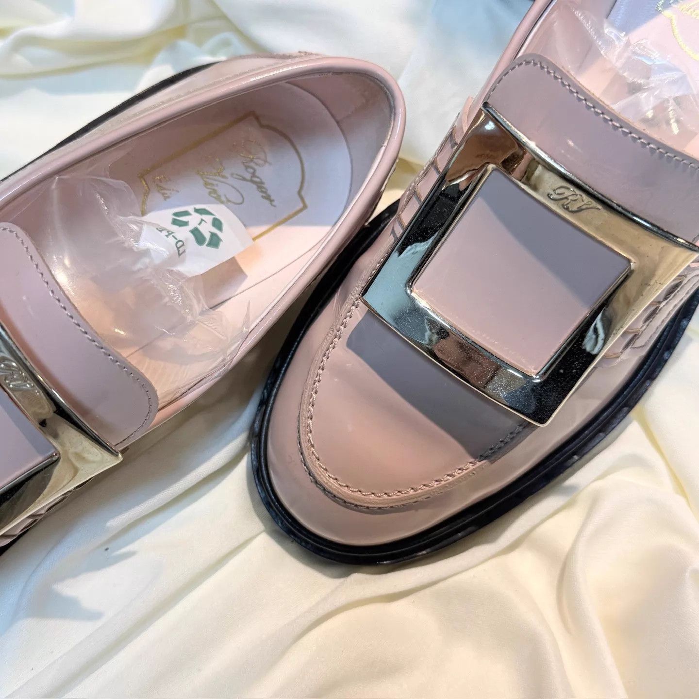 Roger Vivier RV Pink Gold Buckle Loafer 37 99New nh5182 Size US 6.5 / IT 36.5 - 8 Thumbnail