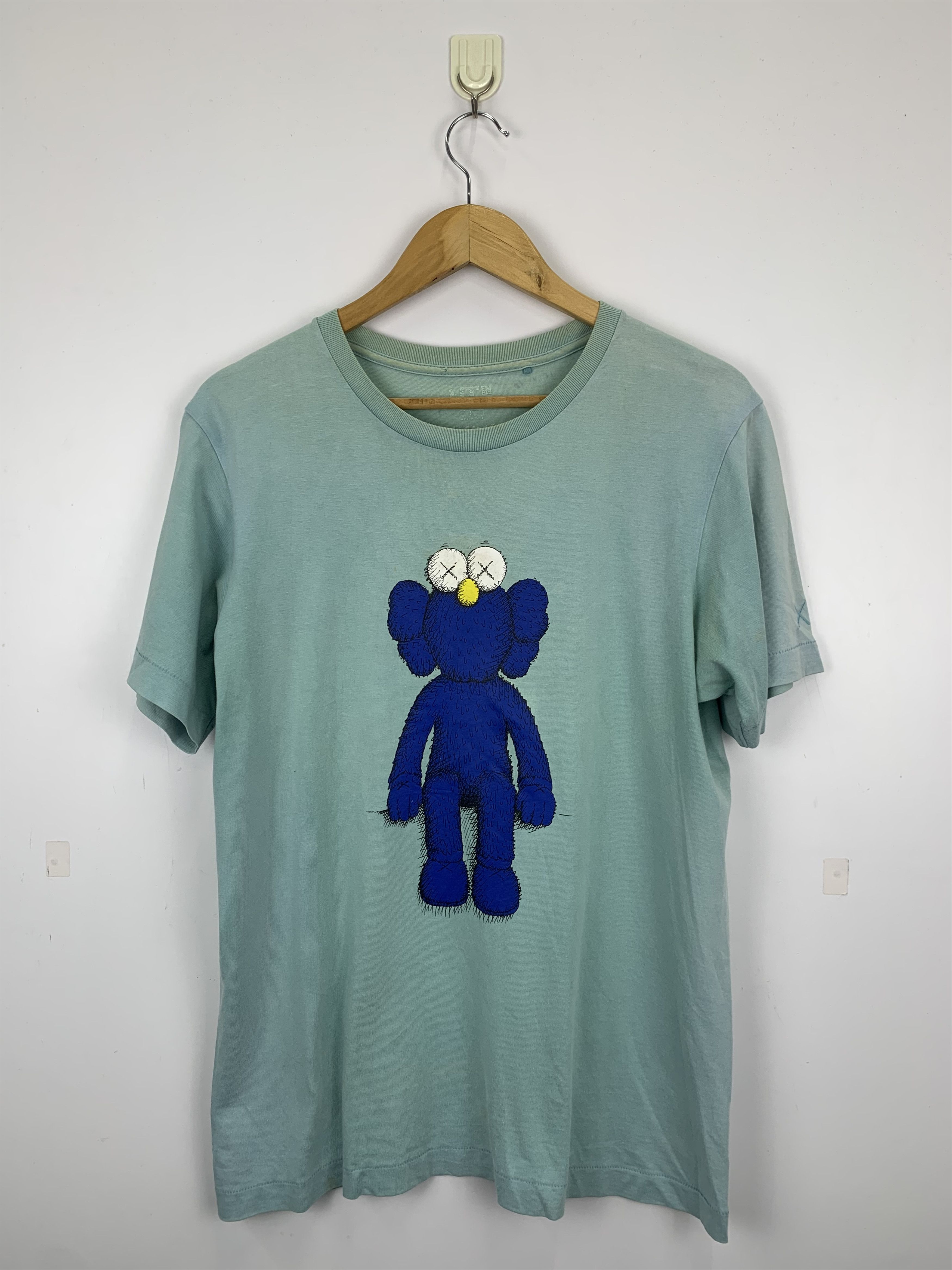 Kaws × Uniqlo Uniqlo X Kaws T Shirt TA0049 Size US M / EU 48-50 / 2 - 1 Thumbnail