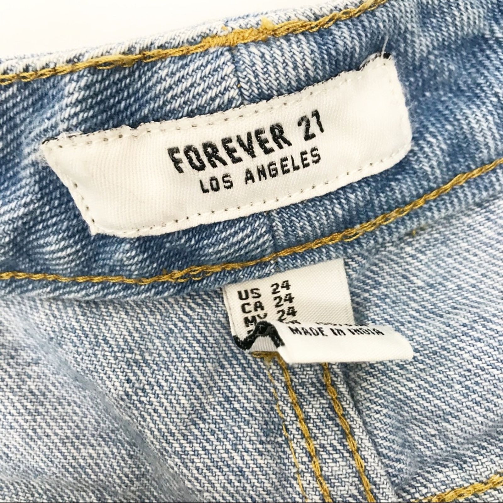 Forever 21 Forever 21 Sequin Pearl High Rise Jean Shorts Size 24" / US 00 / IT 34 - 4 Thumbnail