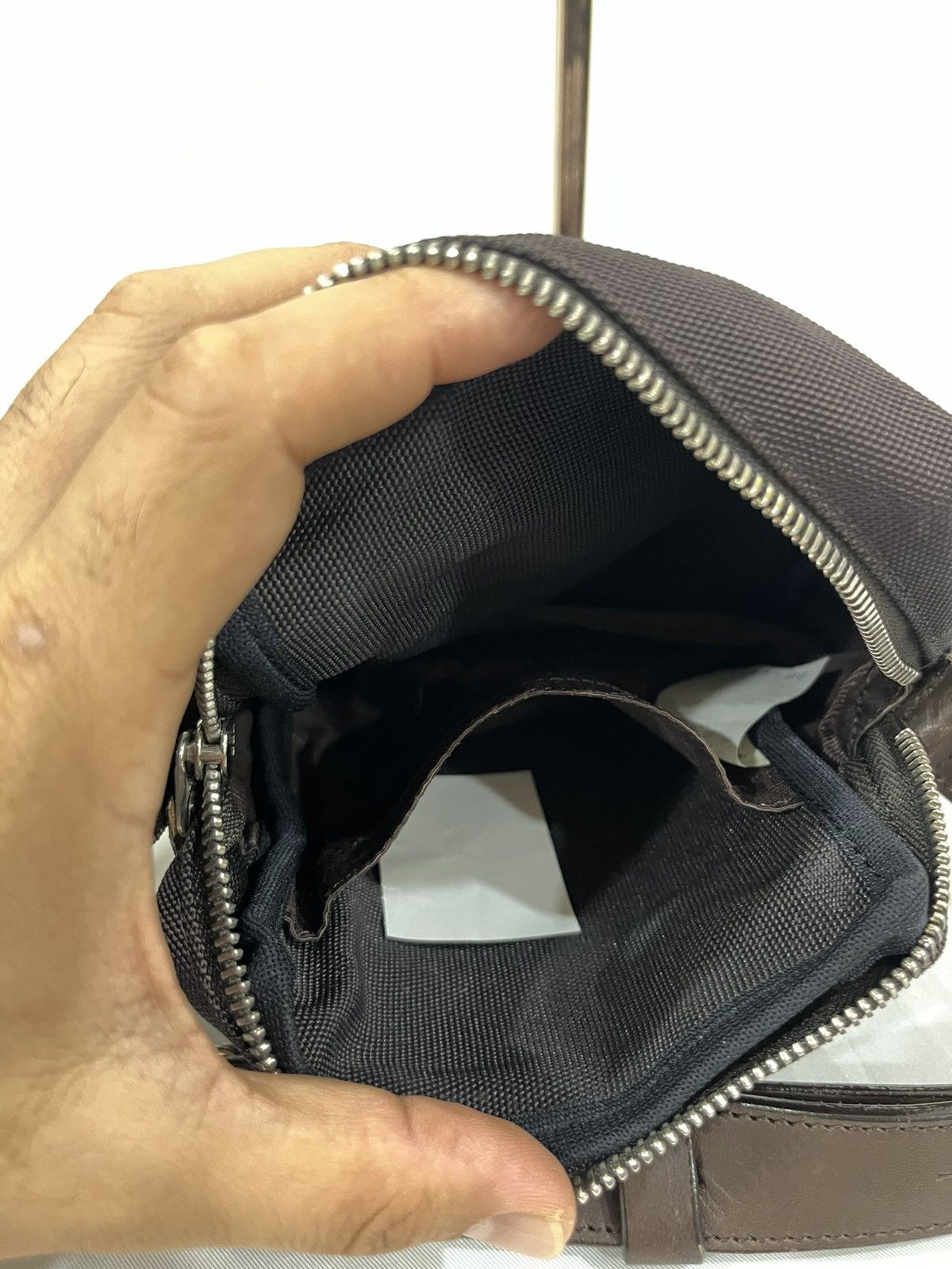 Yohji Yamamoto YSaccs Yohji Yamamoto Crosbody Leather Mini Sling Bag Size ONE SIZE - 8 Thumbnail