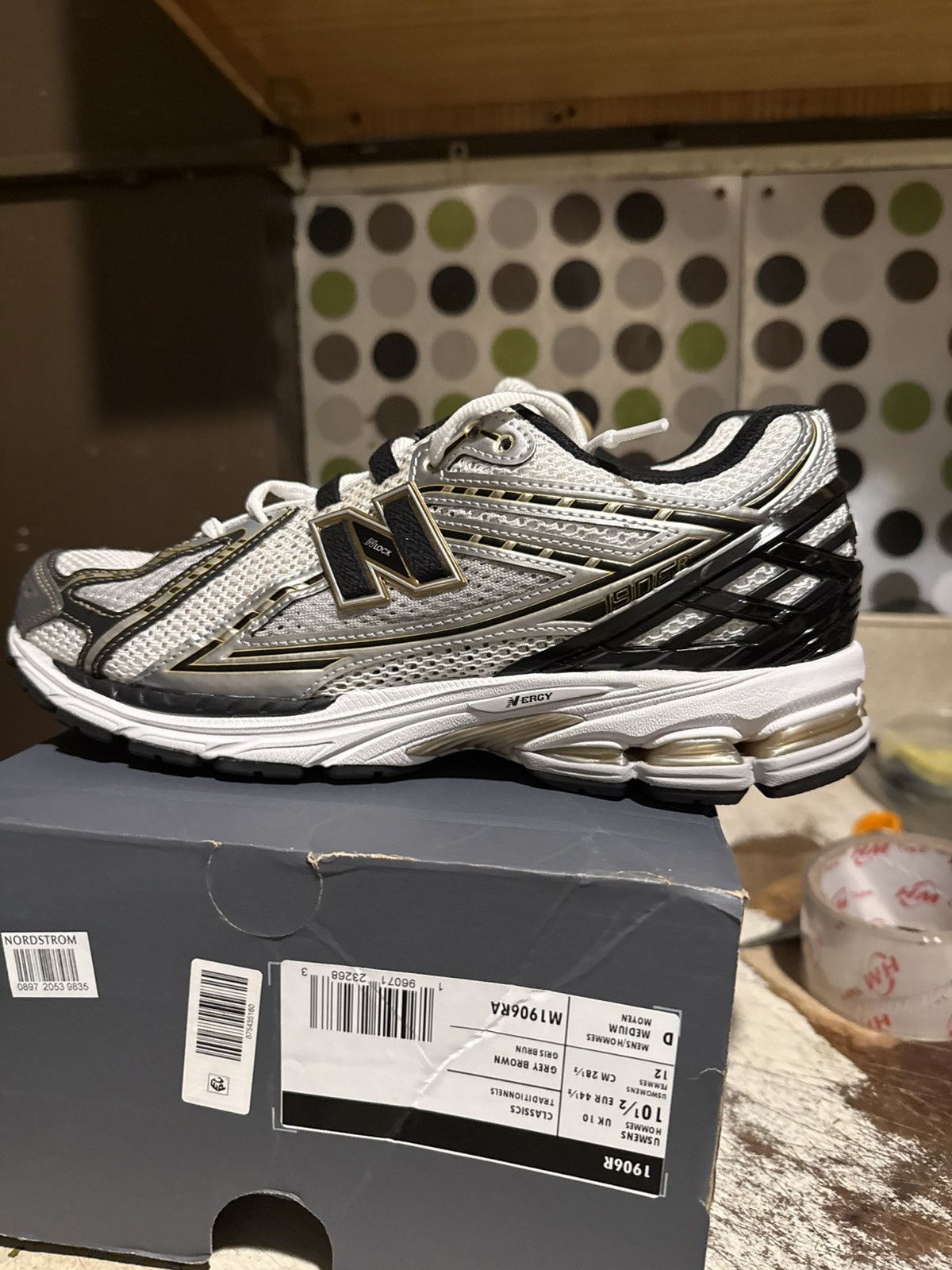 New Balance New Balance 1906R White metallic Silver Gold 10.5 M1906RA Size US 10.5 / EU 43-44 - 1 Thumbnail