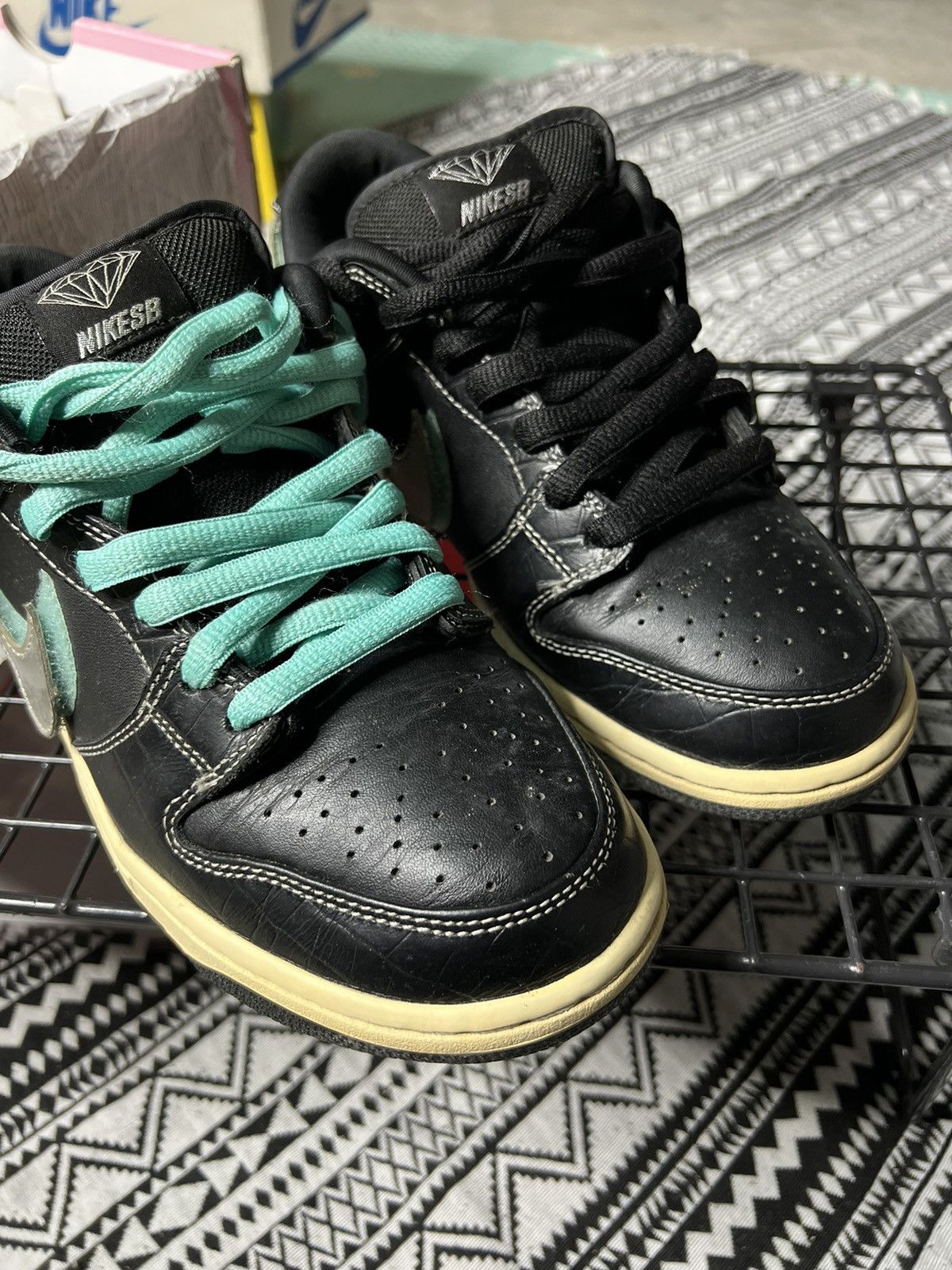 Diamond Supply Co. × Nike Nike Sb Dunk Low X Diamond Supply Size US 7.5 / EU 40-41 - 19 Thumbnail