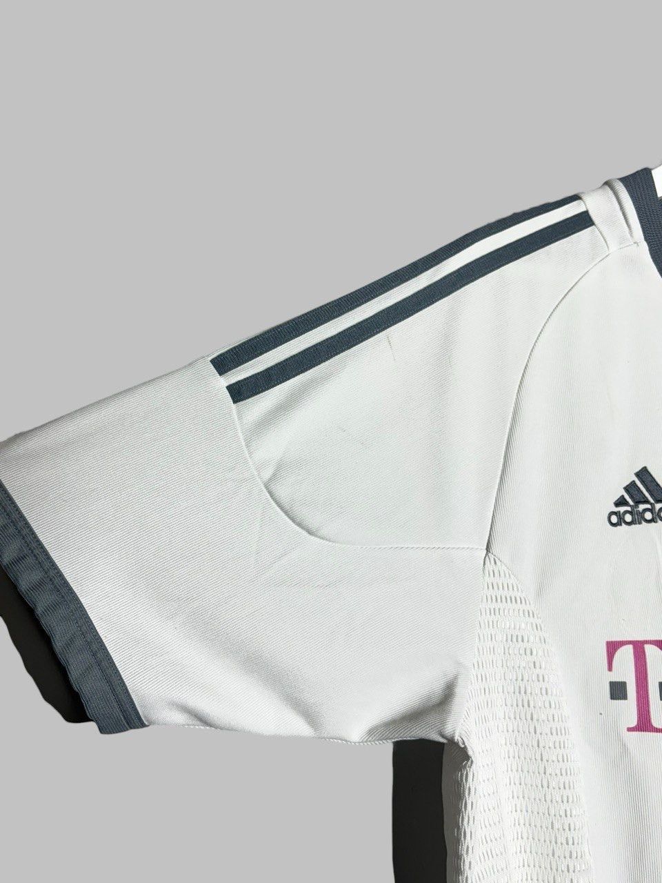 Adidas Vintage Adidas Bayern Munchen 2002-2004 Away Football Shirt Size US M / EU 48-50 / 2 - 12 Thumbnail