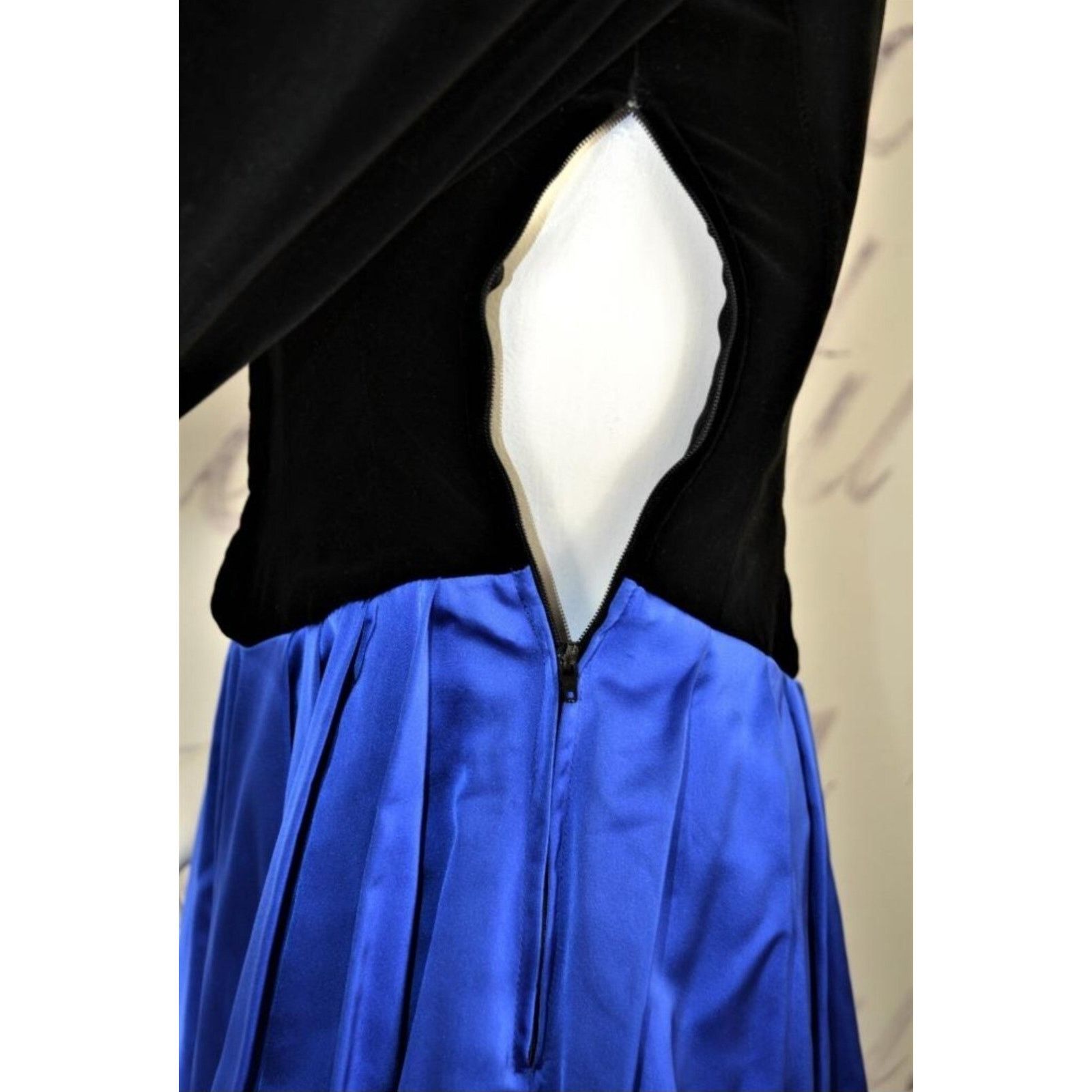 Laura Ashley VTG New Old Stock 4 S/XS Laura Ashley Formal Gown Velvet Size S / US 4 / IT 40 - 6 Thumbnail