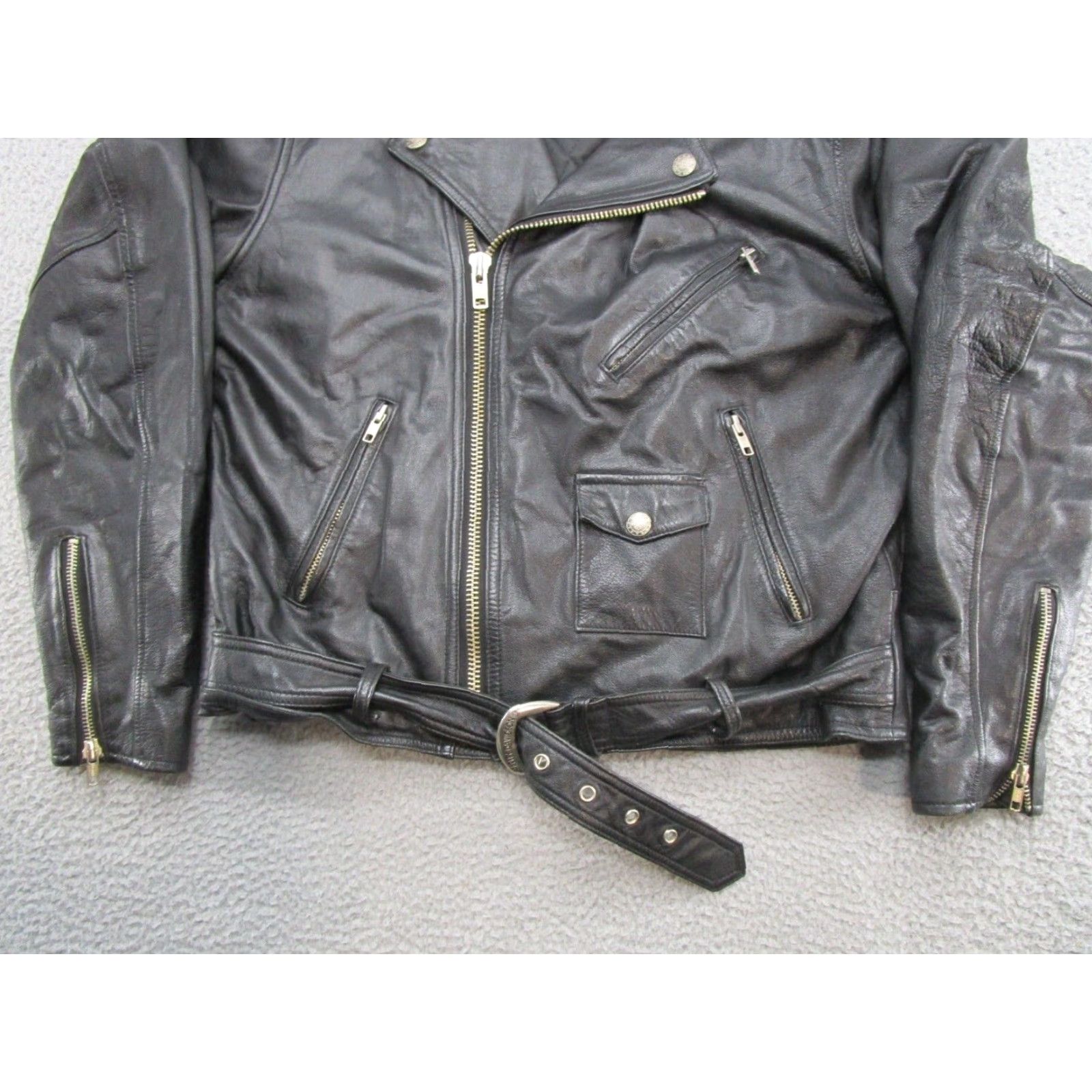 Harley Davidson VINTAGE Harley-Davidson Embossed Eagle Men's Motorcycle Leather Jacket 44 Black Leather Embroidered Logo Zip Buckle Relaxed Fit Riding Pockets Mens Size US S / EU 44-46 / 1 - 3 Thumbnail
