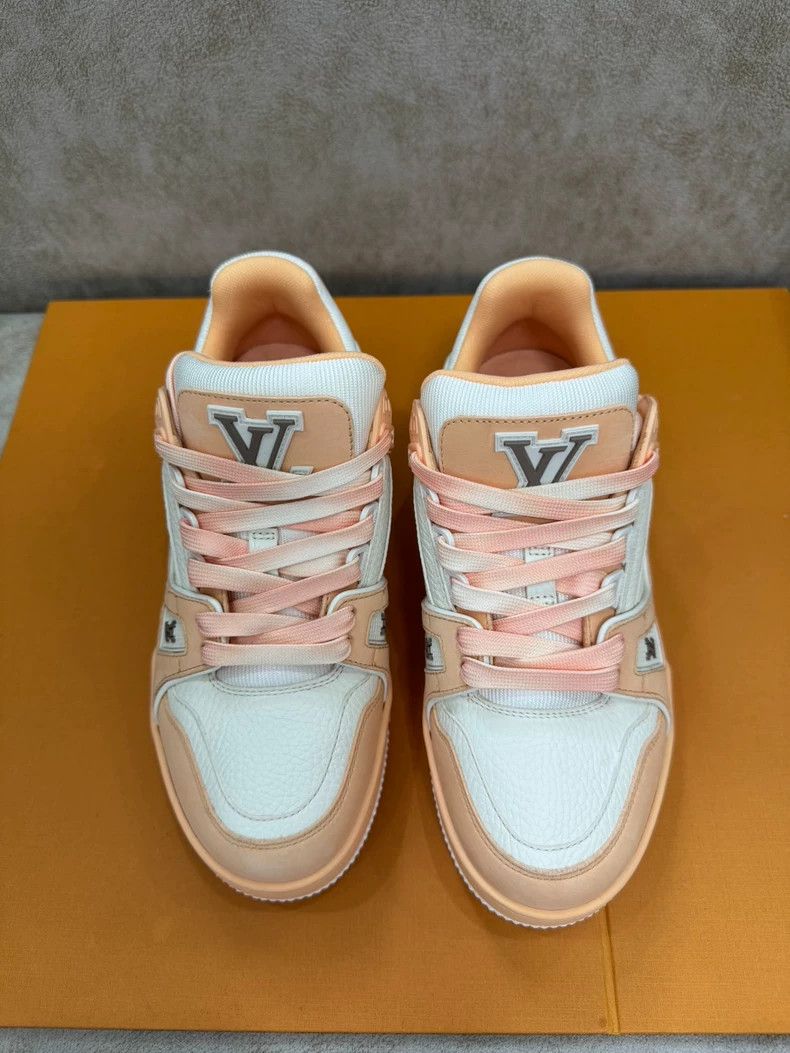 Louis Vuitton Louis Vuitton Trainer Round Toe Lace-up Side LOgo Low Top Size US 5.5 / IT 35.5 - 2 Thumbnail