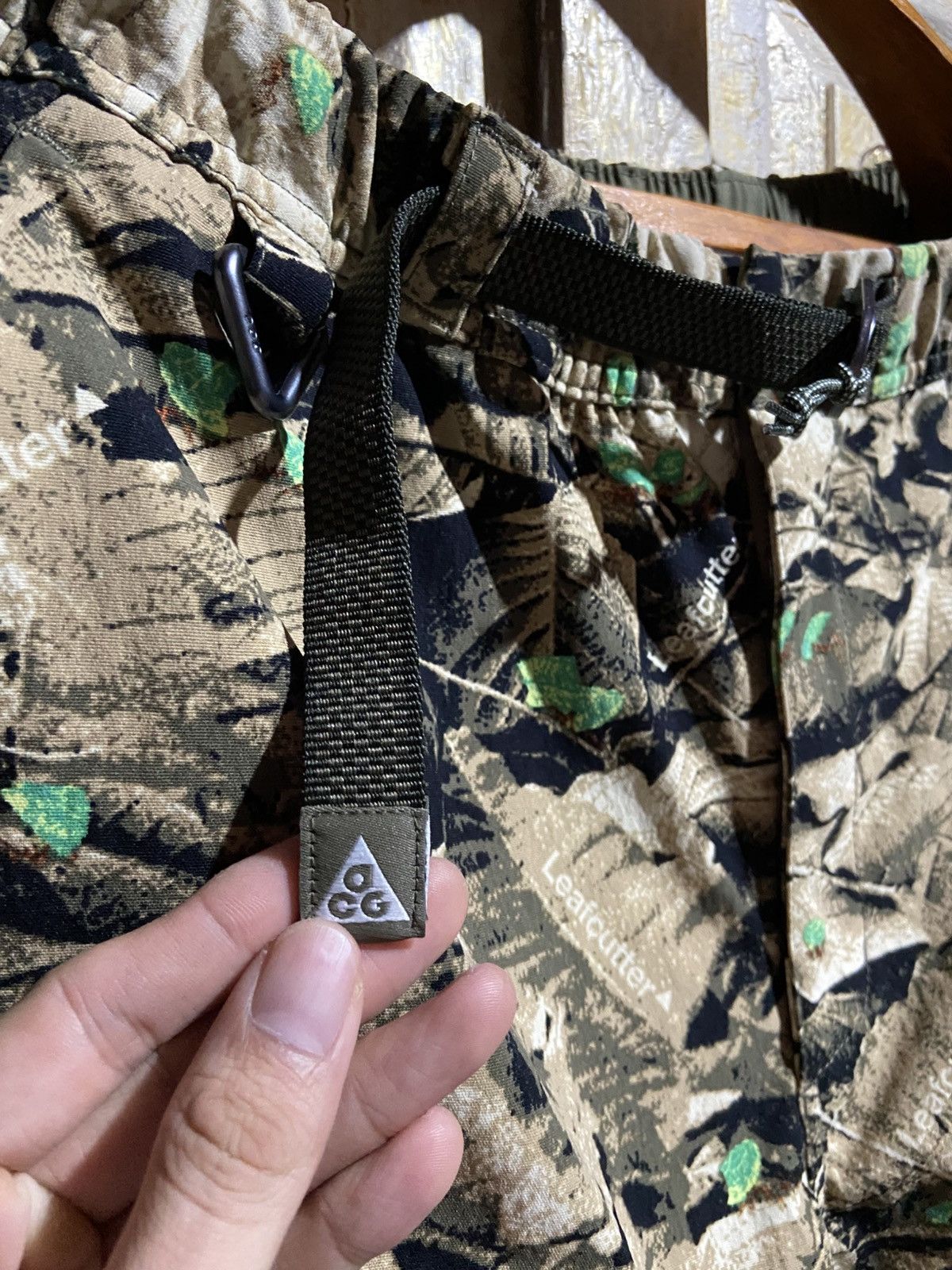 Nike ACG Nike ACG "Smith Summit" Water-Repellent UV Cargo Pants L Size US 30 / EU 46 - 11 Thumbnail