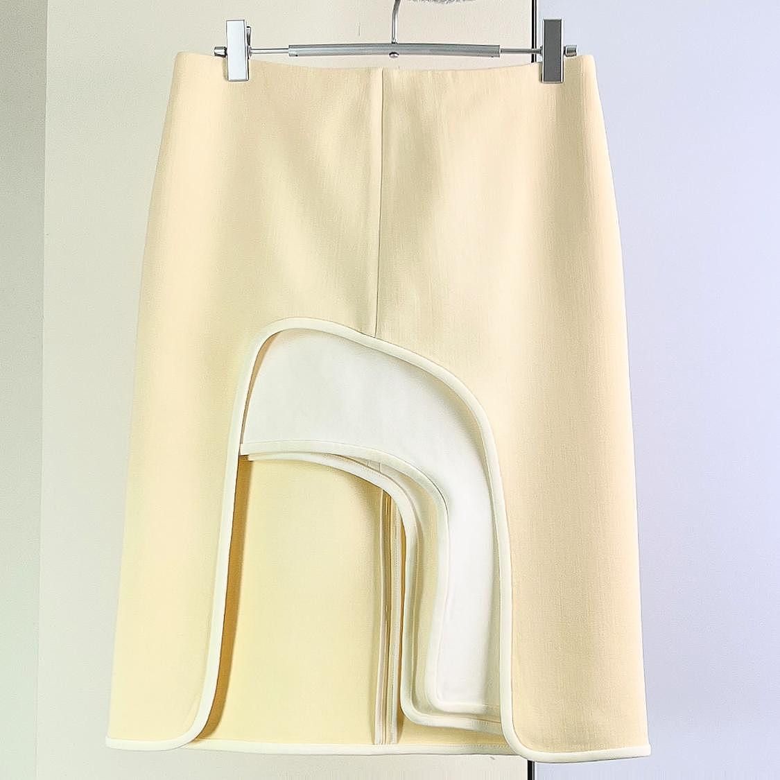 Louis Vuitton Louis Vuitton Contrast Trim Skirt FR 34 Size 25" / US 0 / IT 36 - 1 Thumbnail