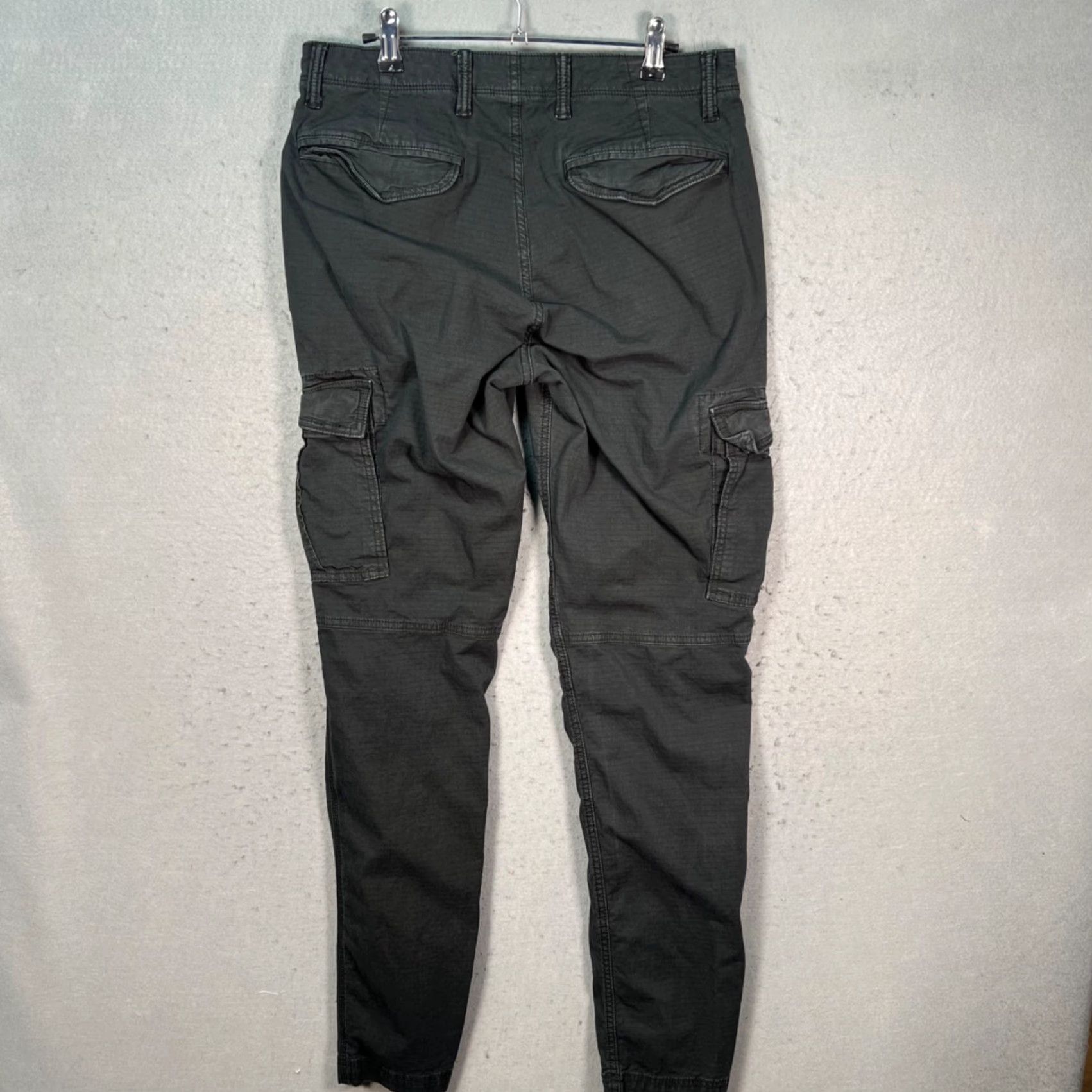 Gap Gap Mens Cargo Slim Fit Pants 32 x 34 Black Cotton Blend Slim Straight Front Cargo Pocket Black 1969 Gap 32x34 Mens Pants Size US 32 / EU 48 - 2 Thumbnail