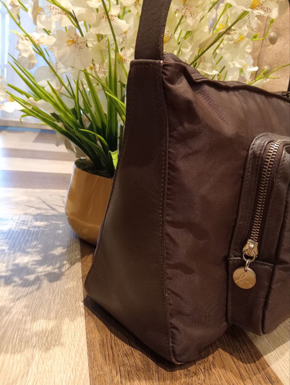 agnes b. AGNES B. ADJUSTABLE STRAP SHOULDER BAG - CLASSIC DESIGN Size ONE SIZE - 7 Thumbnail