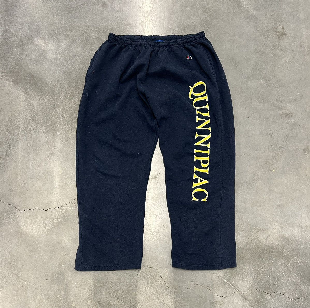 Champion Champion Quinnipiac sweats Size US 32 / EU 48 - 1 Thumbnail