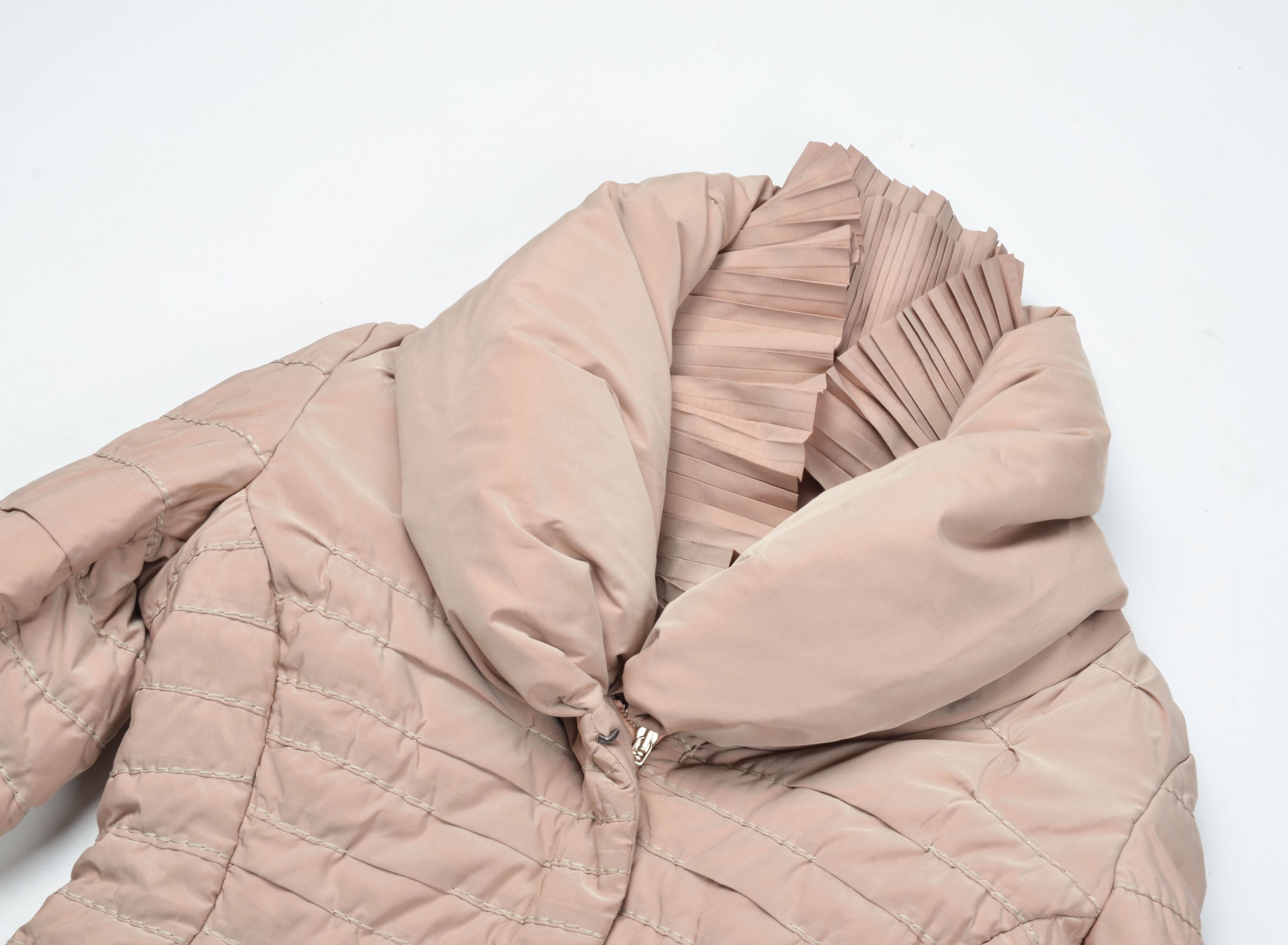 Designer Vintage Ermanno Scervino Ruffle Neck Beige Down Jacket Size L / US 10 / IT 46 - 5 Thumbnail