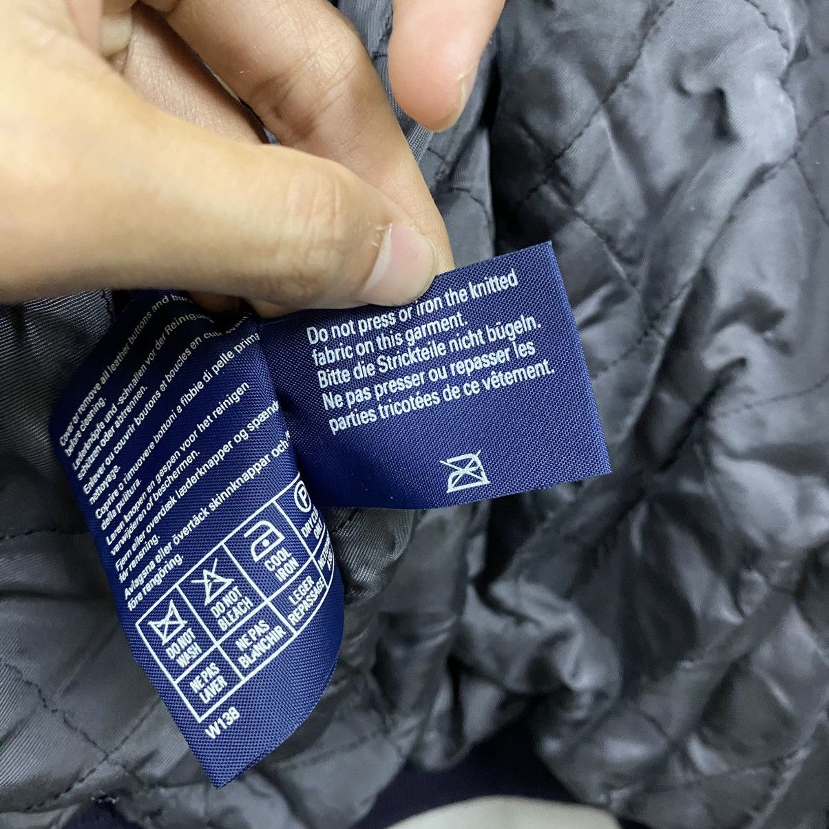 Burberry 🔥Burberrys Wool Spell Out Bomber Jacket LIKE NEW🔥 Size US L / EU 52-54 / 3 - 22 Thumbnail