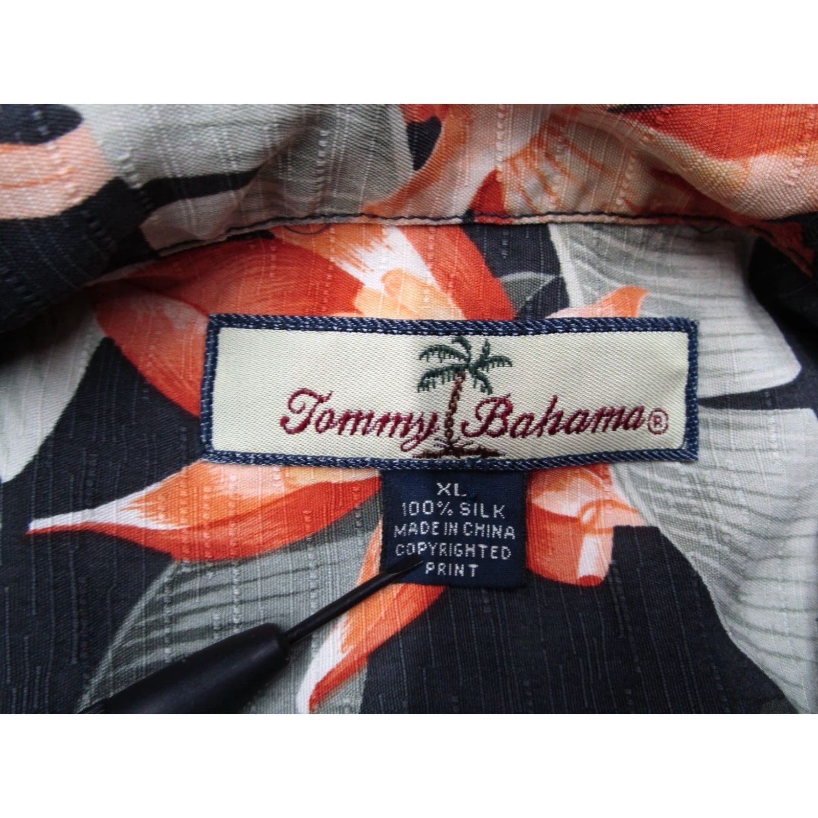 Tommy Bahama VINTAGE Tommy Bahama Men's XL Green Silk Hawaiian Button-Up Shirt Short Sleeve Floral Retro Beach Vacation Size US XL / EU 56 / 4 - 3 Thumbnail