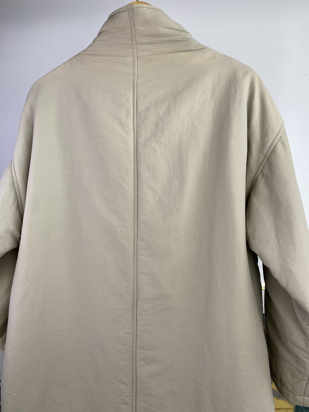 Emporio Armani 1990’s Armani Metallic Closures Quilted Beige Long Coat Size US L / EU 52-54 / 3 - 7 Thumbnail
