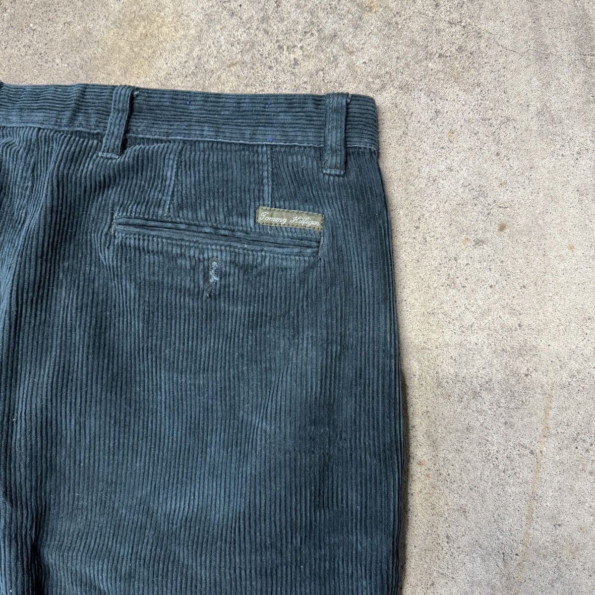 Vintage Tommy Hilfiger Corduroy Baggy Pants ERD Grunge Skater Size US 33 - 6 Thumbnail