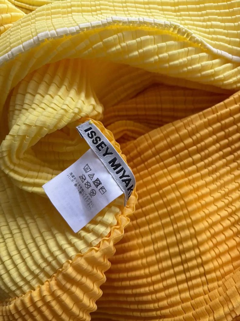 Issey Miyake Issey Miyake size:2 Yellow and white color-blocked design Size XS / US 0-2 / IT 36-38 - 7 Thumbnail