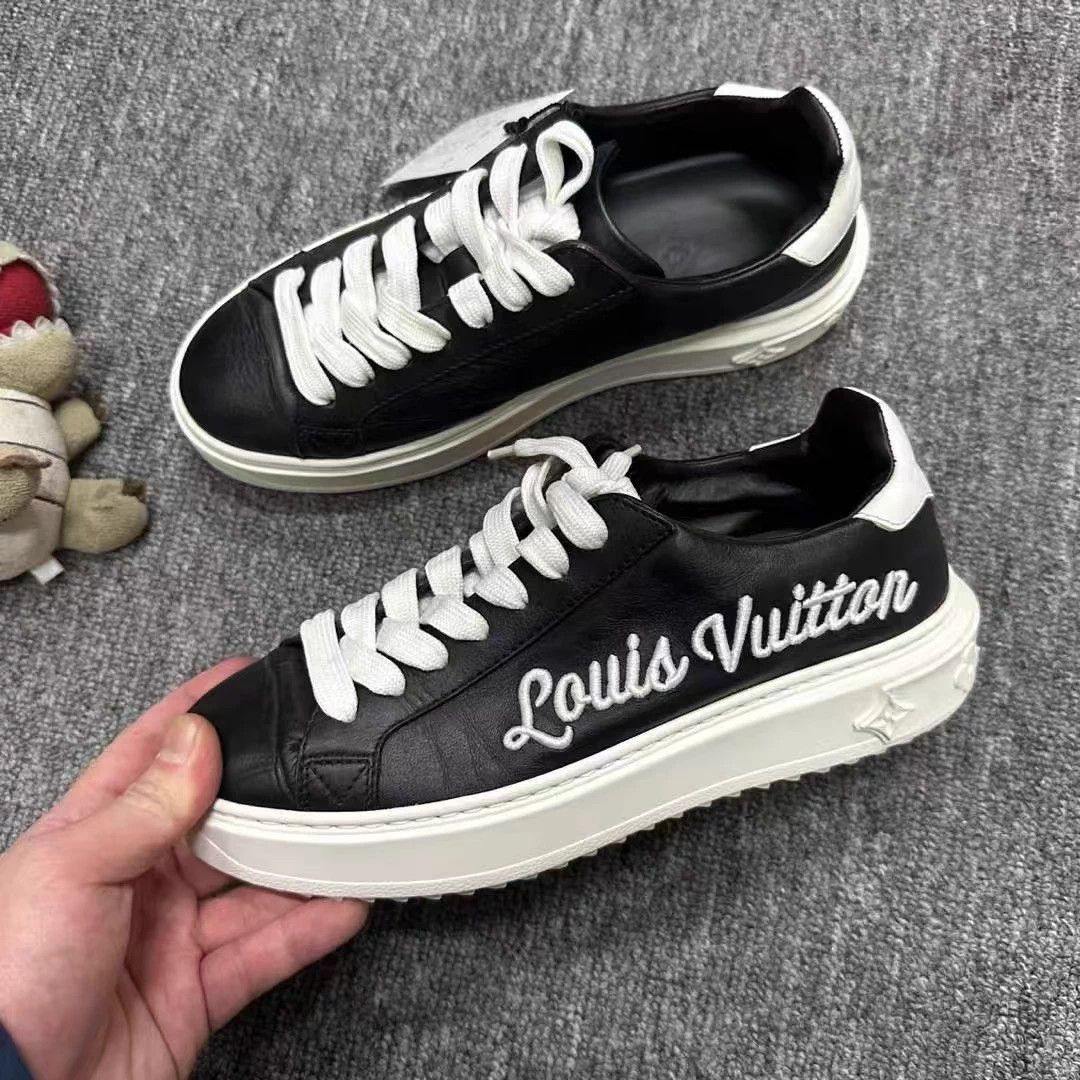 Louis Vuitton LV 95 New Black Logo Platforms 36.5 Size US 5.5 / IT 35.5 - 2 Thumbnail