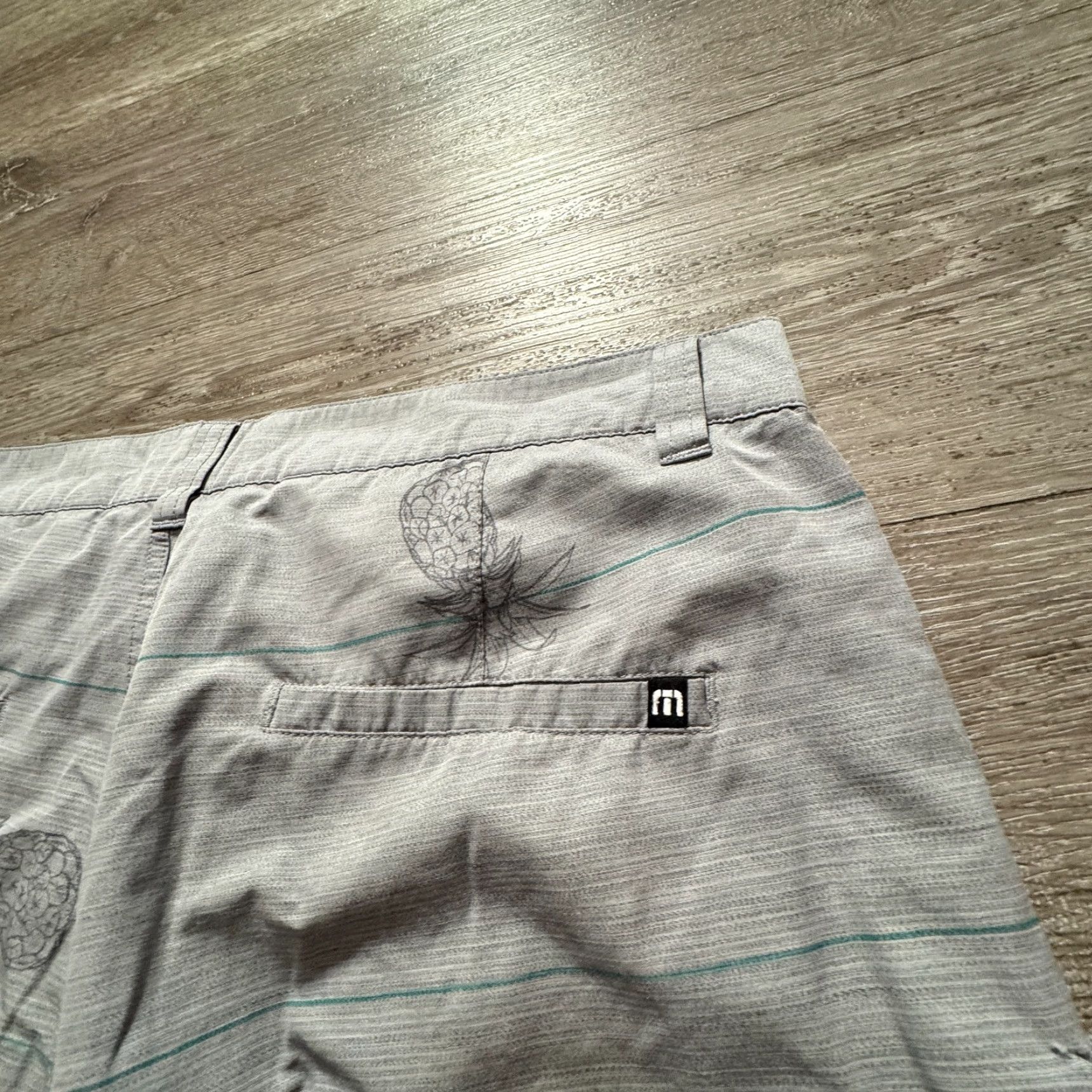 TravisMathew Travis Mathew Shorts Mens 35 Gray Pineapple Graphic Chino Casual Outdoor Summer 35 in Gray Mens Size US 35 - 5 Thumbnail