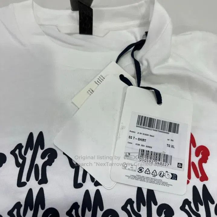 Moncler Moncler Logo Embossed Round Neck Short. Size US XL / EU 56 / 4 - 4 Thumbnail