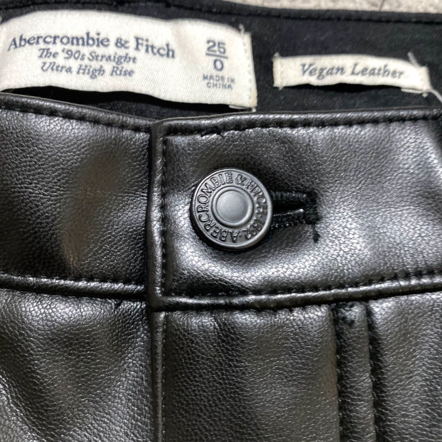 Abercrombie & Fitch Abercrombie & Fitch Womens Pants 0 Black Faux Vegan Leather High Rise Straight Casual 90s Womens Pants Size 25" / US 0 / IT 36 - 4 Thumbnail