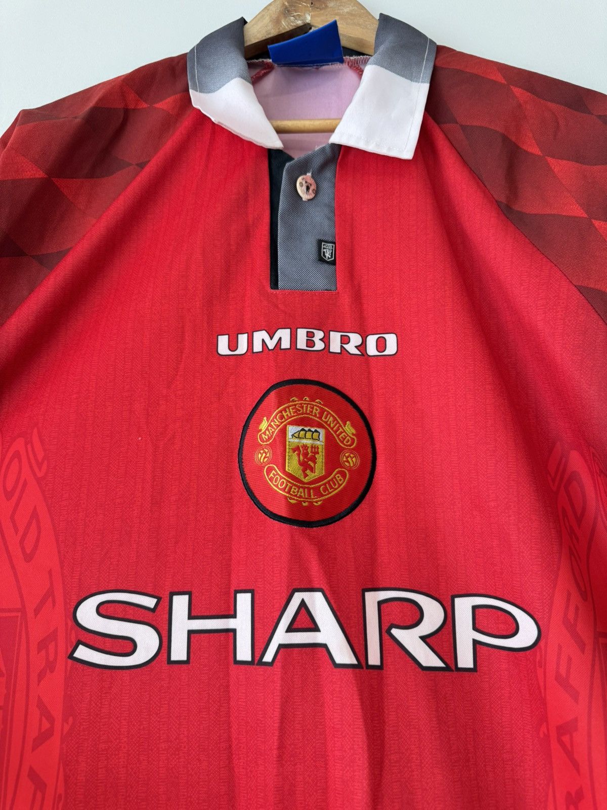 Umbro Vintage Manchester United 1996-1998 Home Soccer Jersey Shirt Size US L / EU 52-54 / 3 - 6 Thumbnail