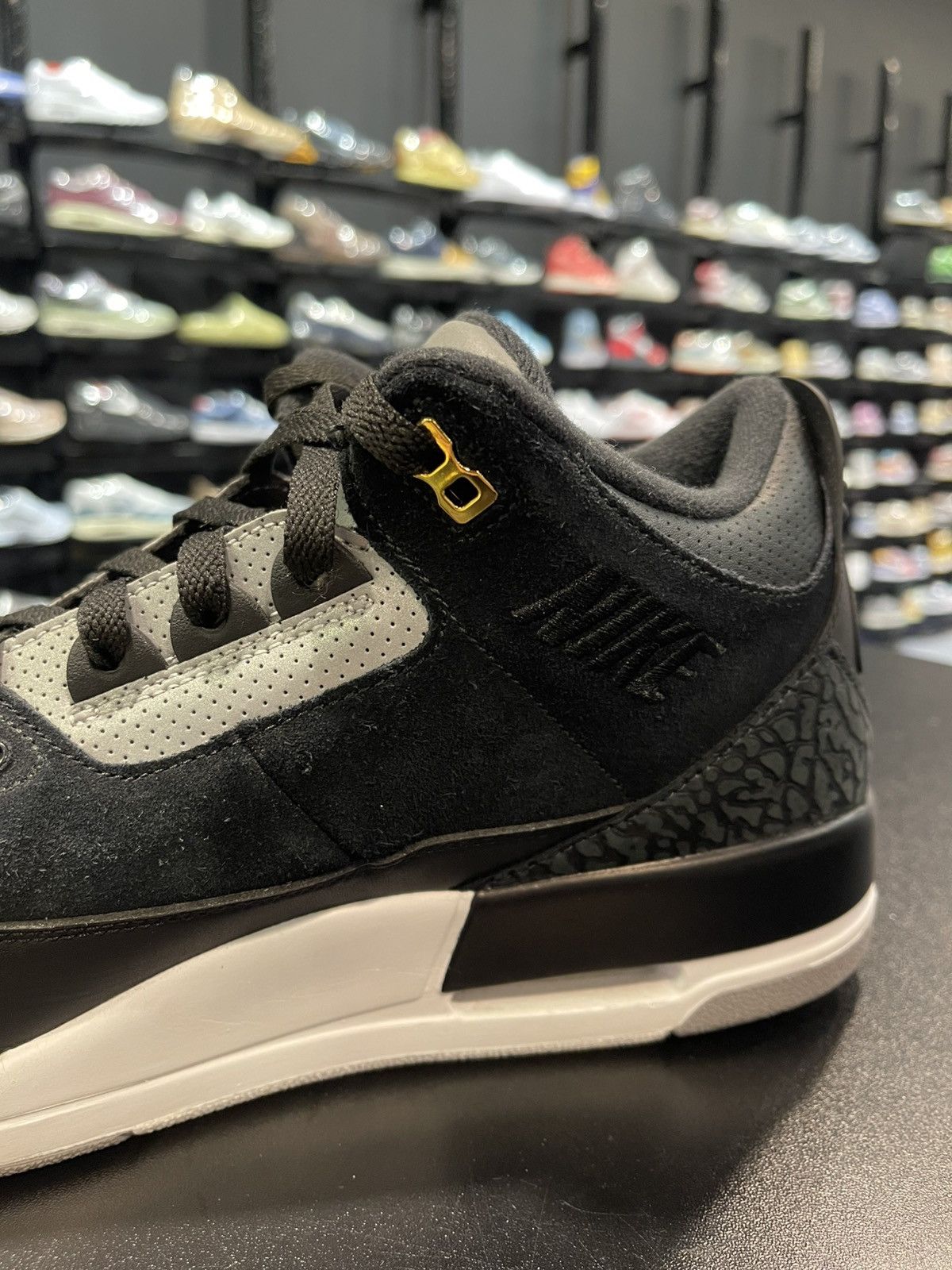 Jordan Brand Size 13 - Jordan 3 Retro Tinker Black Cement Gold Size US 13 / EU 46 - 6 Thumbnail