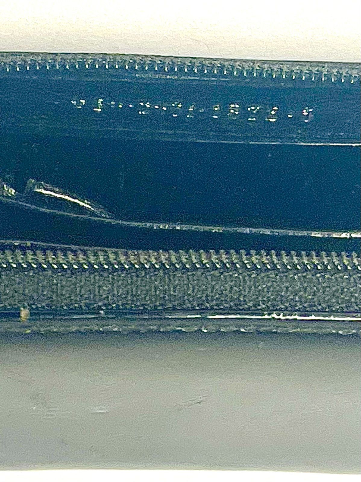 Gucci Gucci Wallet/Card Case zip around with Silver “G” charm Size ONE SIZE - 6 Thumbnail
