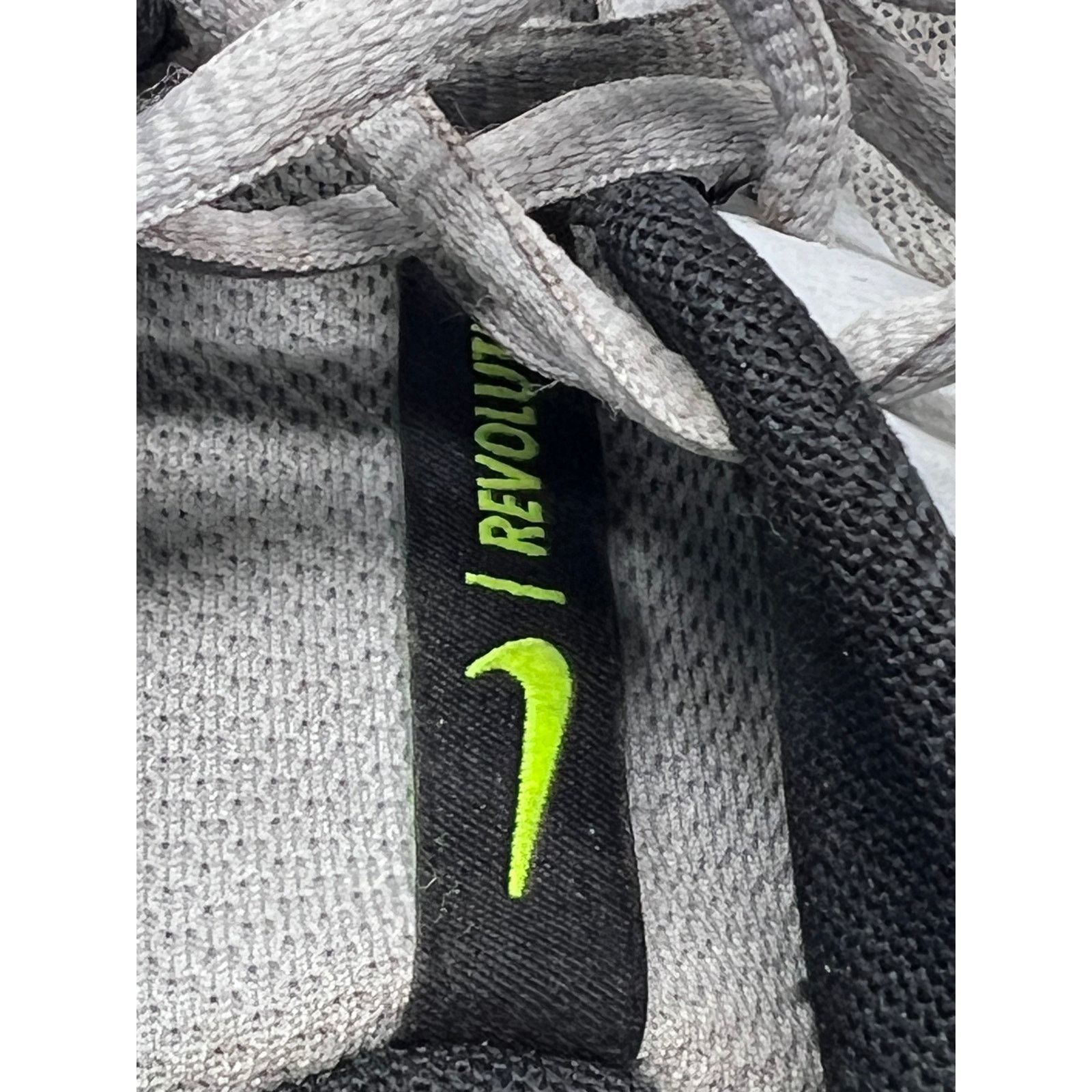 Nike Nike Revolution 7 Wolf Grey Volt Shoes Mens 10.5 Size US 10.5 / EU 43-44 - 7 Thumbnail
